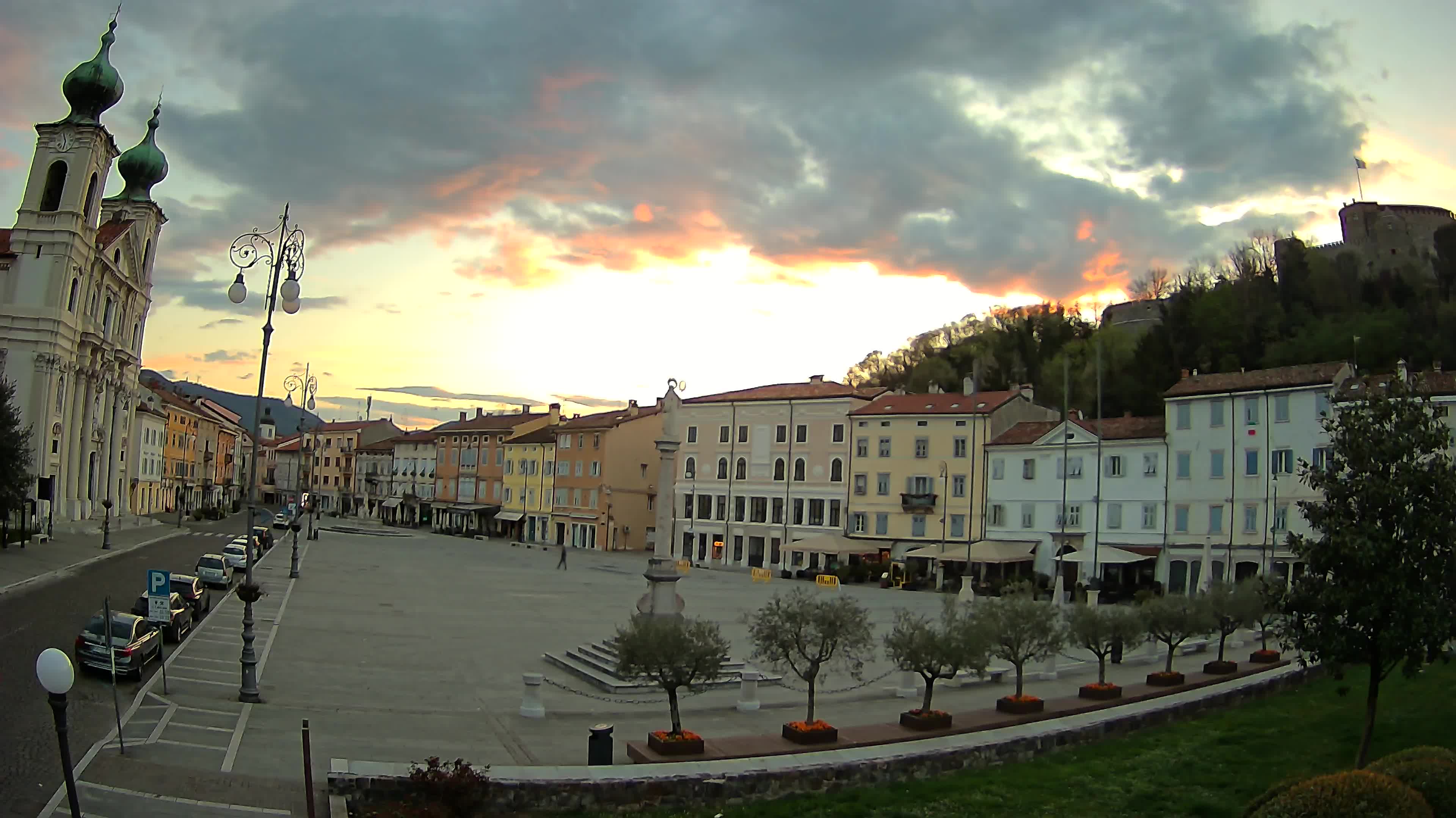 Gorizia – Plaza Vittoria – iglesia de San Pedro. Ignacio