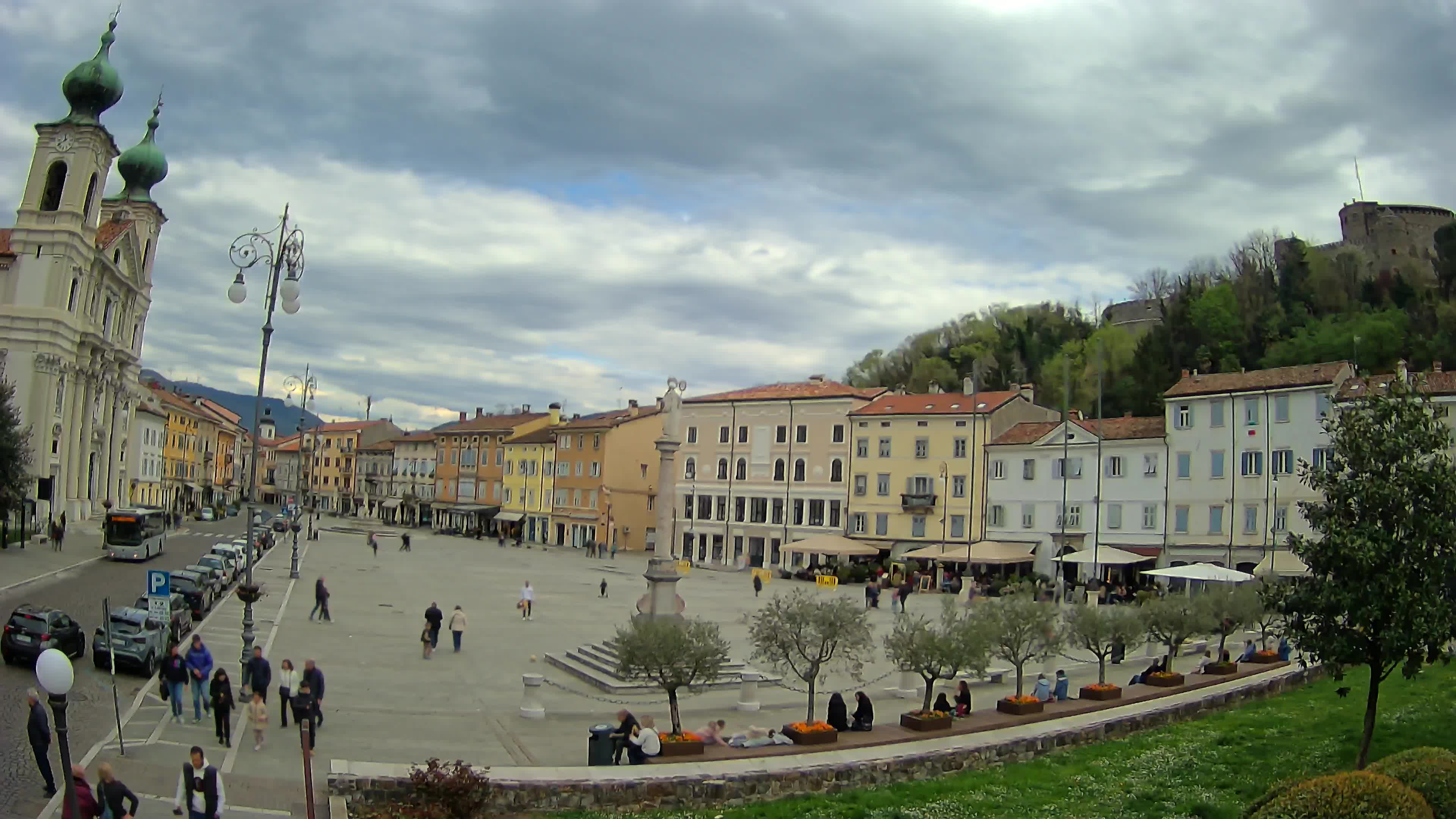 Gorizia Piazza della Vittoria e chiesa di S. Ignazio