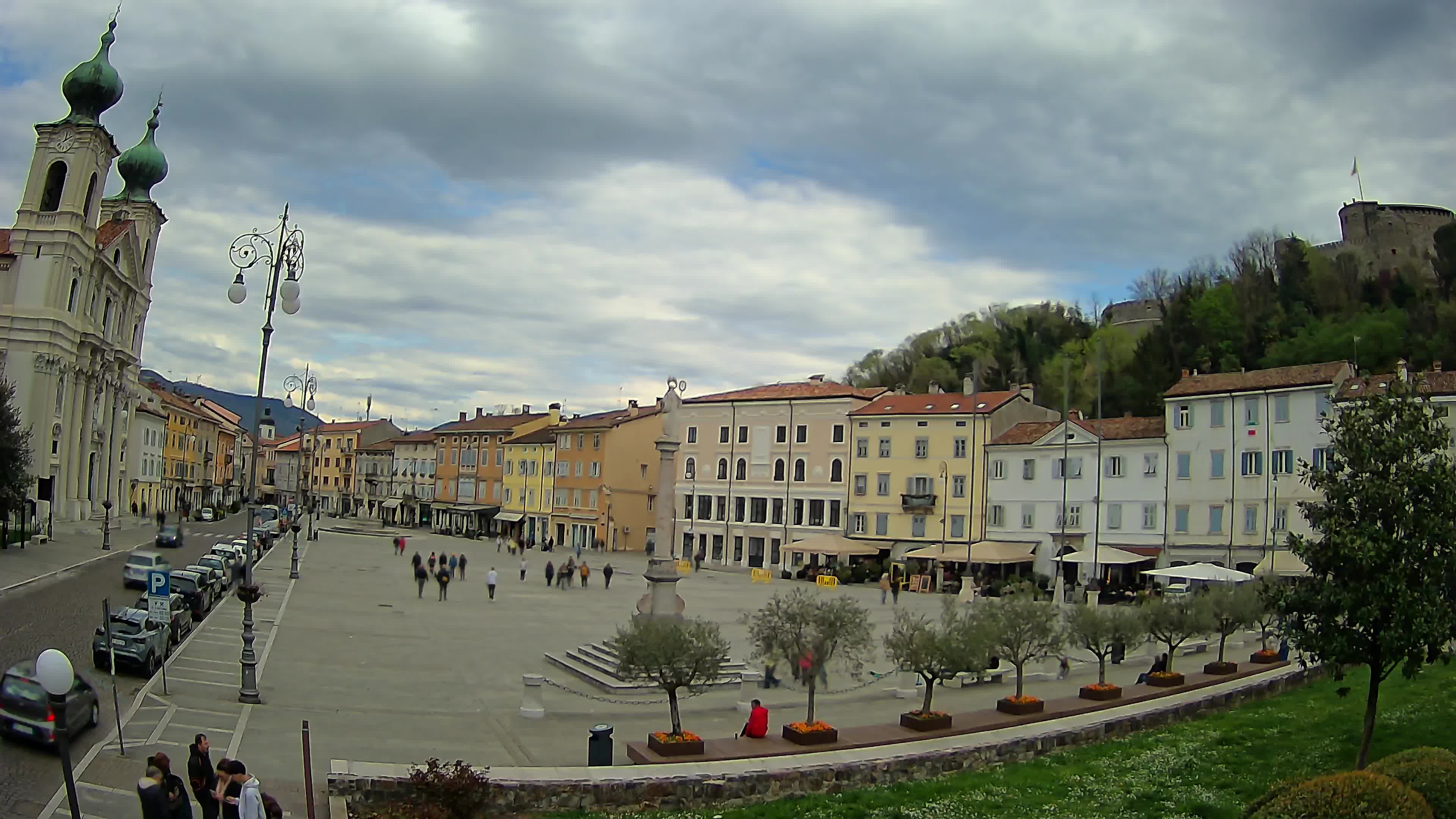 Gorizia Piazza della Vittoria e chiesa di S. Ignazio