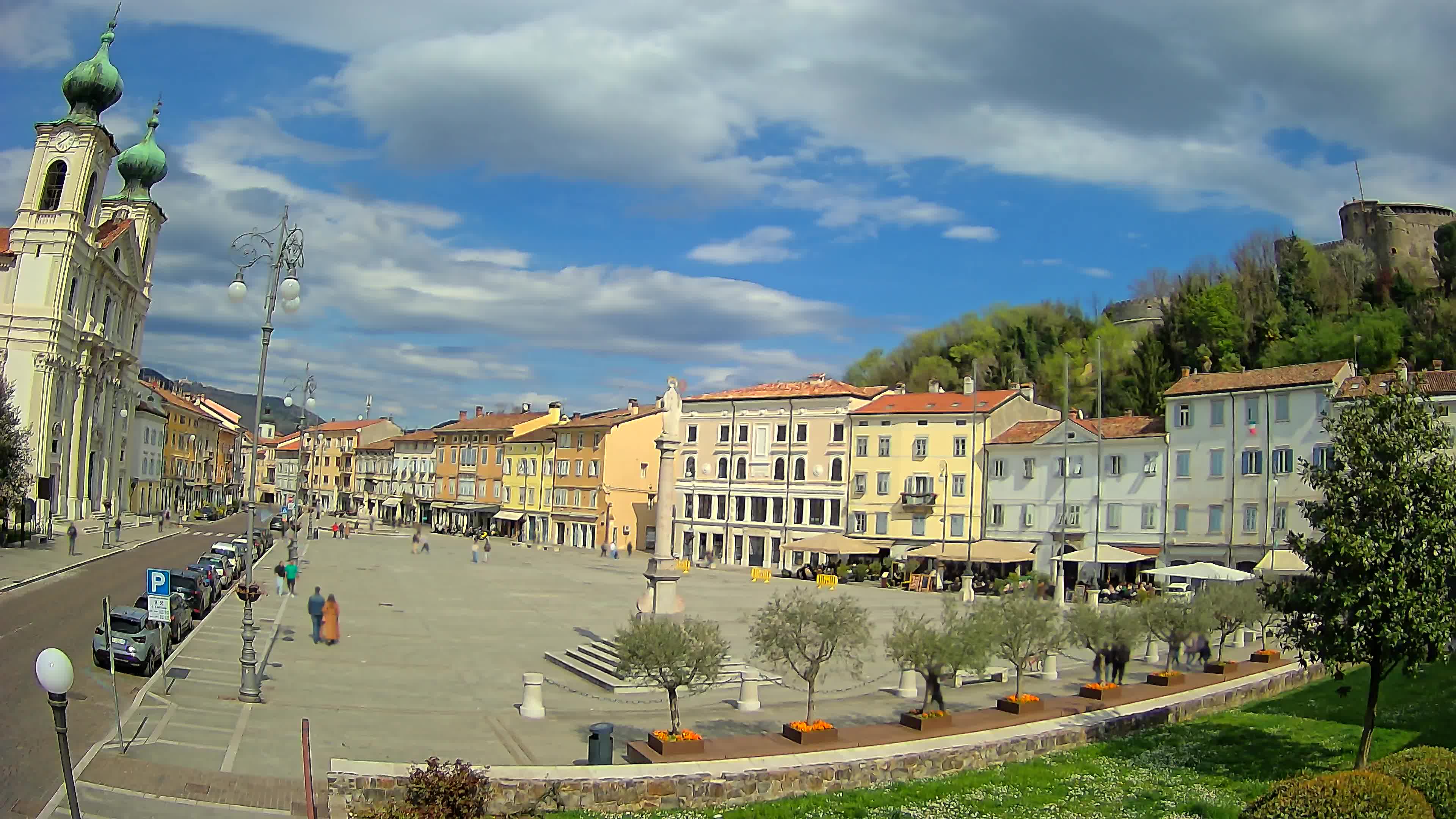 Gorizia Piazza della Vittoria e chiesa di S. Ignazio