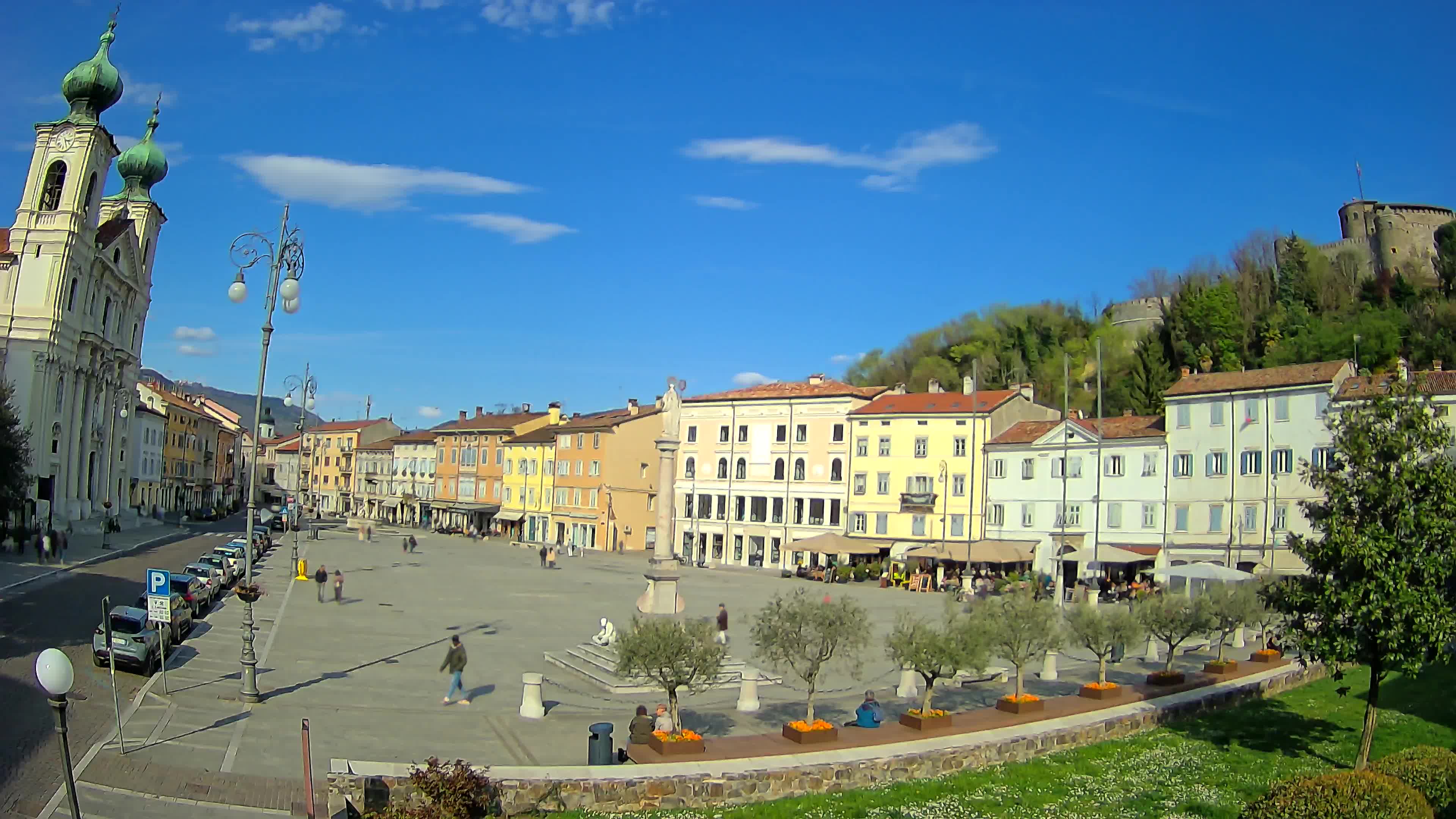 Gorizia Piazza della Vittoria e chiesa di S. Ignazio