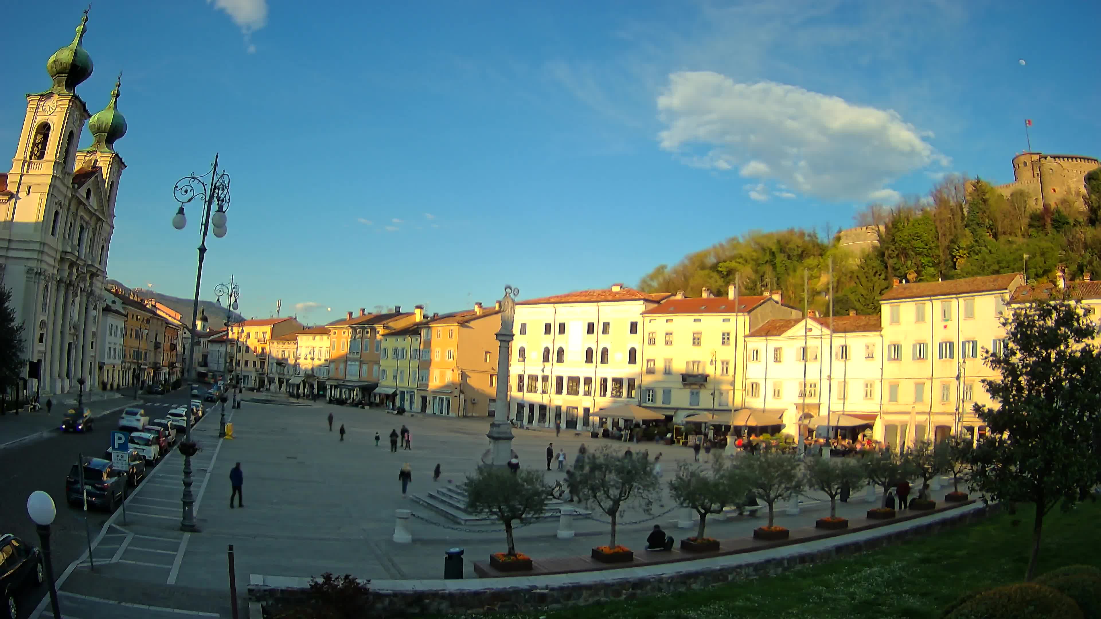 Gorizia Piazza della Vittoria e chiesa di S. Ignazio