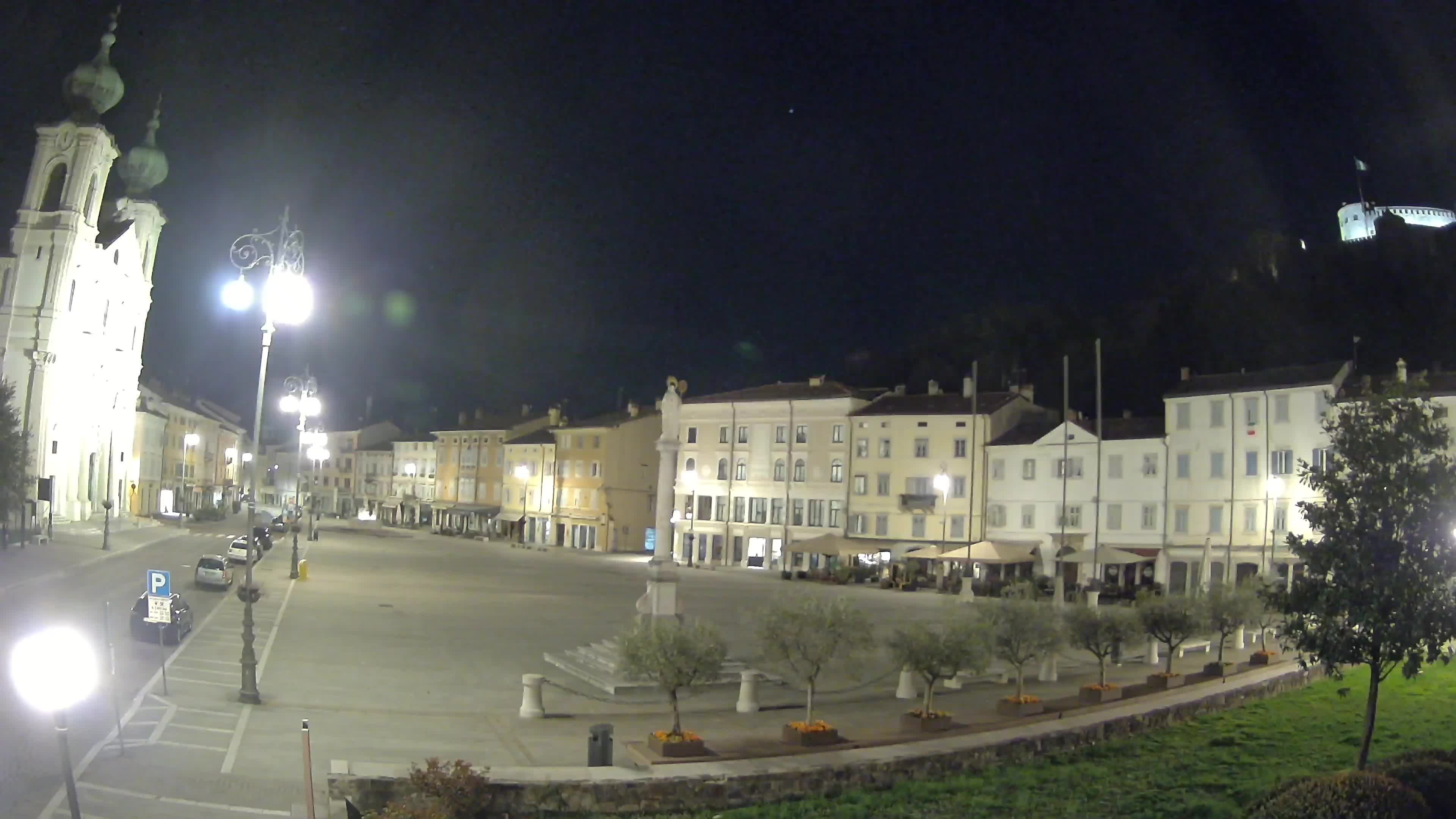 Gorizia Piazza della Vittoria e chiesa di S. Ignazio