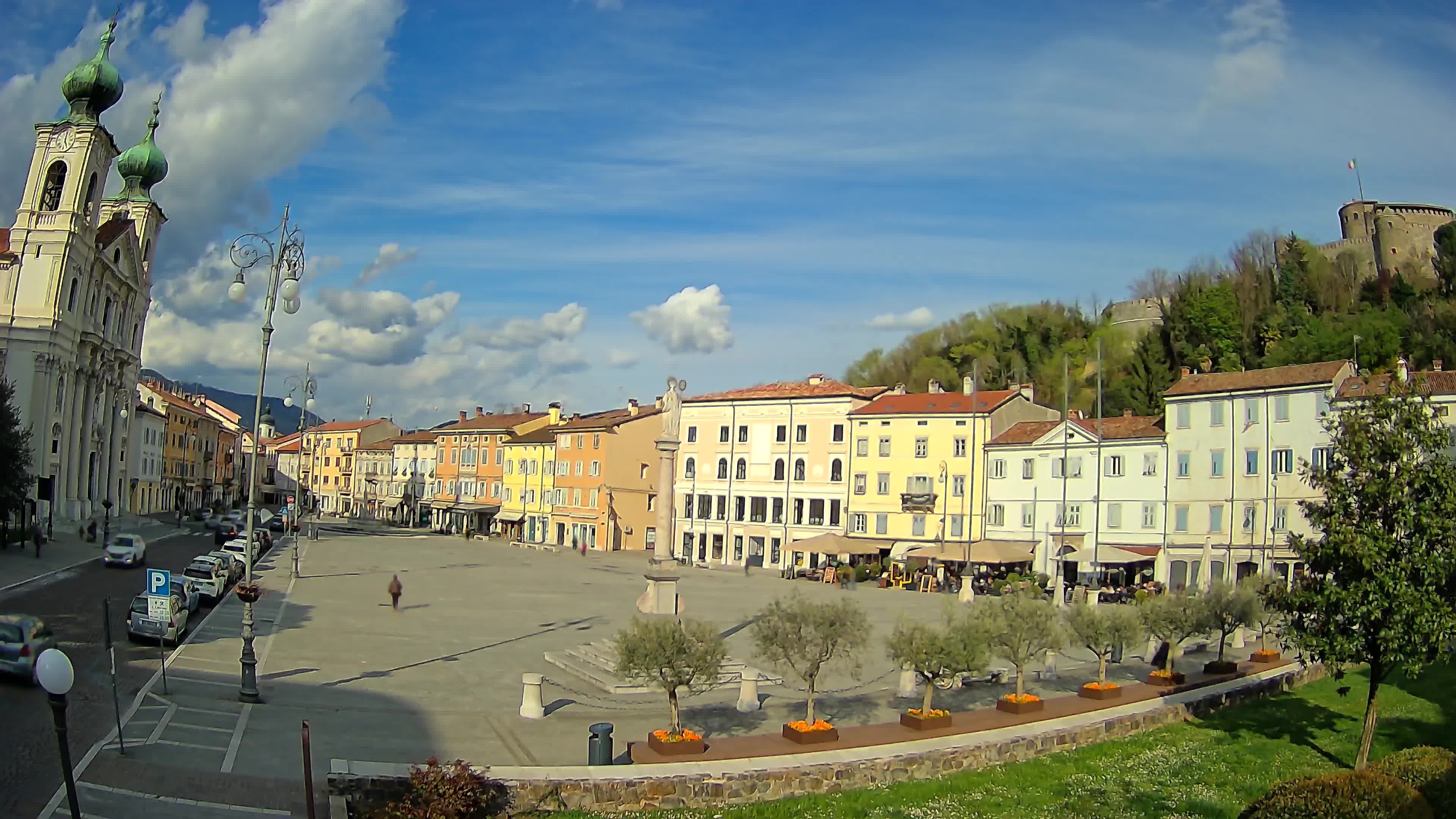 Gorizia Piazza della Vittoria e chiesa di S. Ignazio