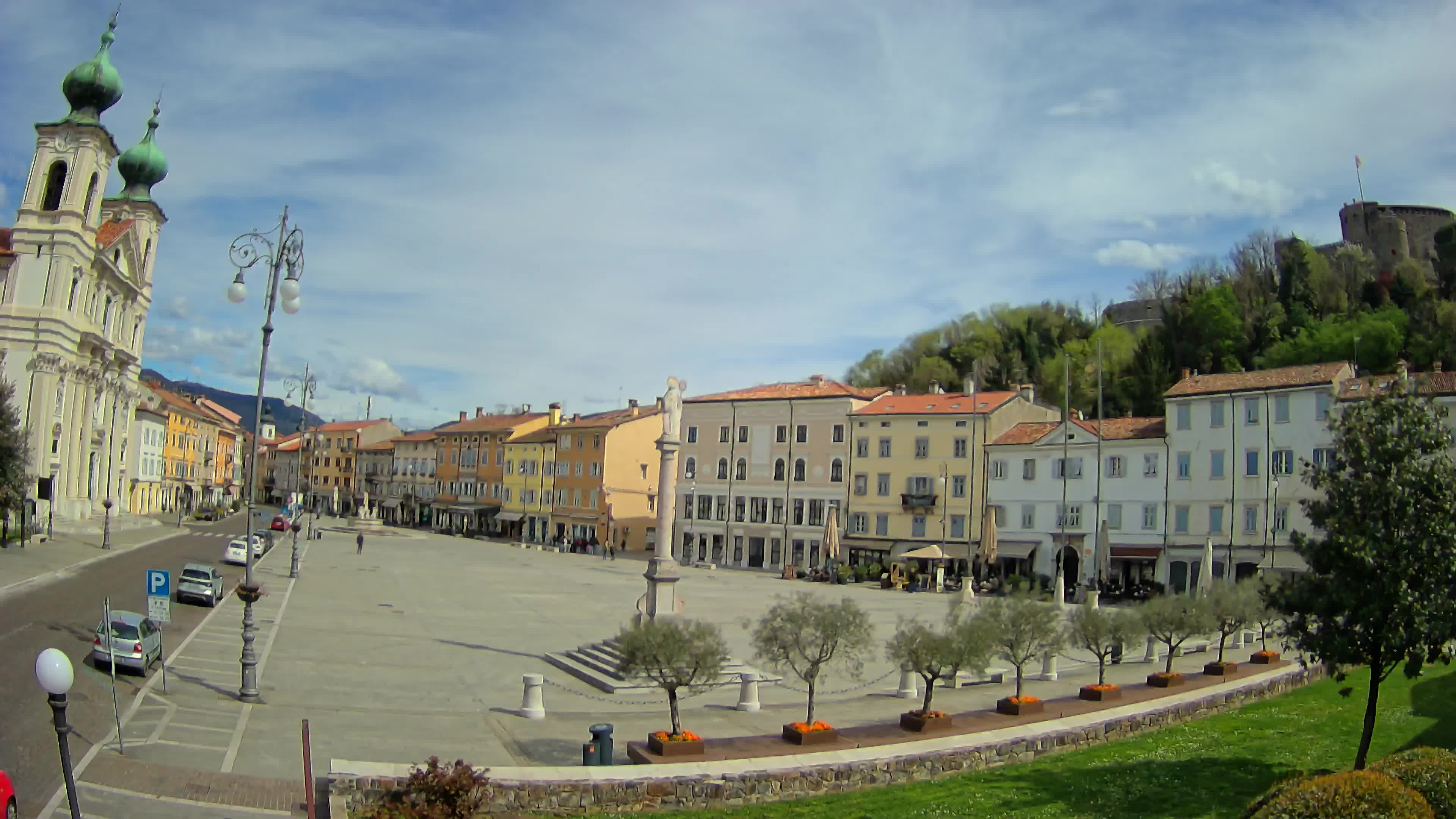 Gorizia Piazza della Vittoria e chiesa di S. Ignazio