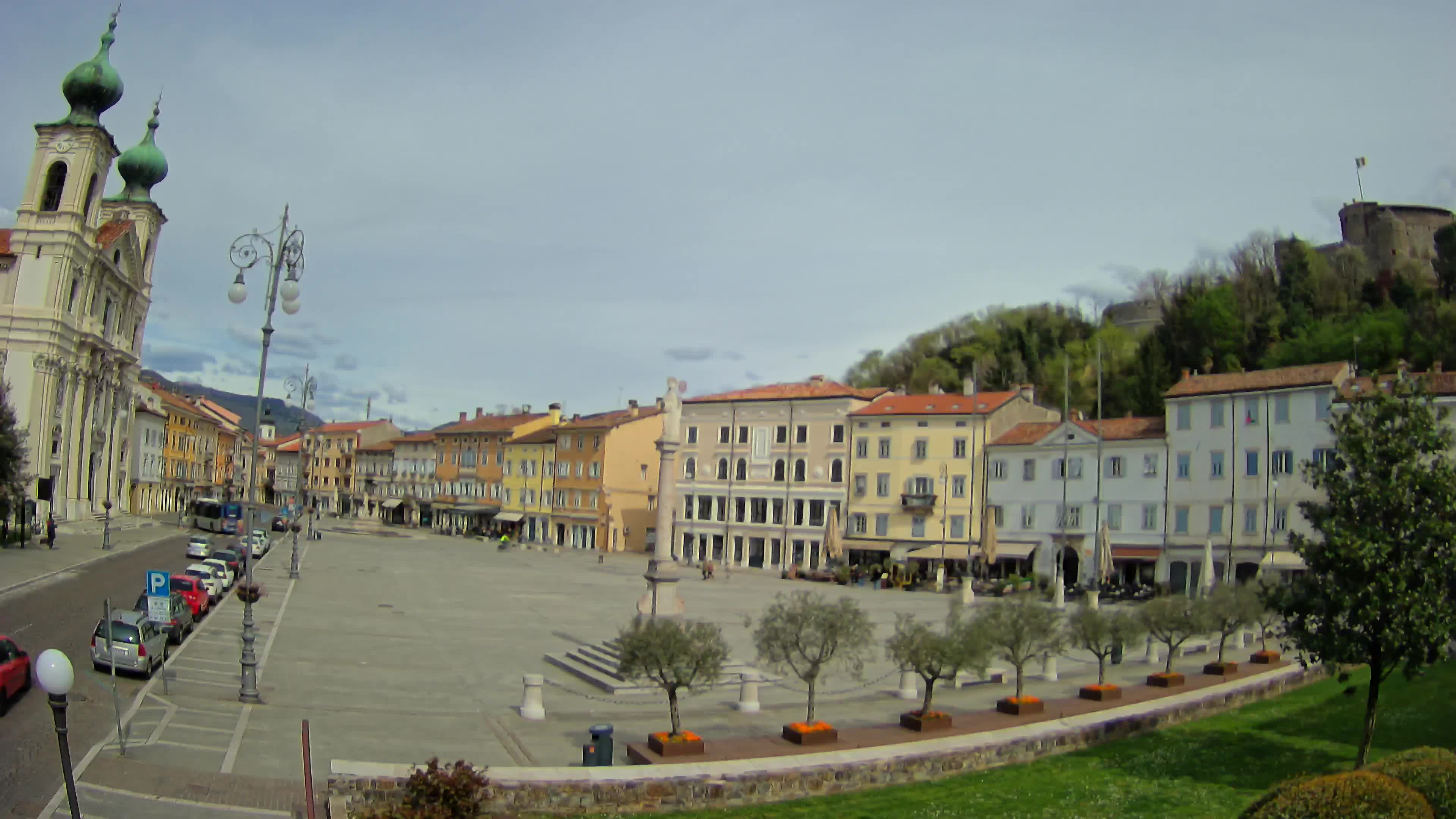 Gorizia Piazza della Vittoria e chiesa di S. Ignazio