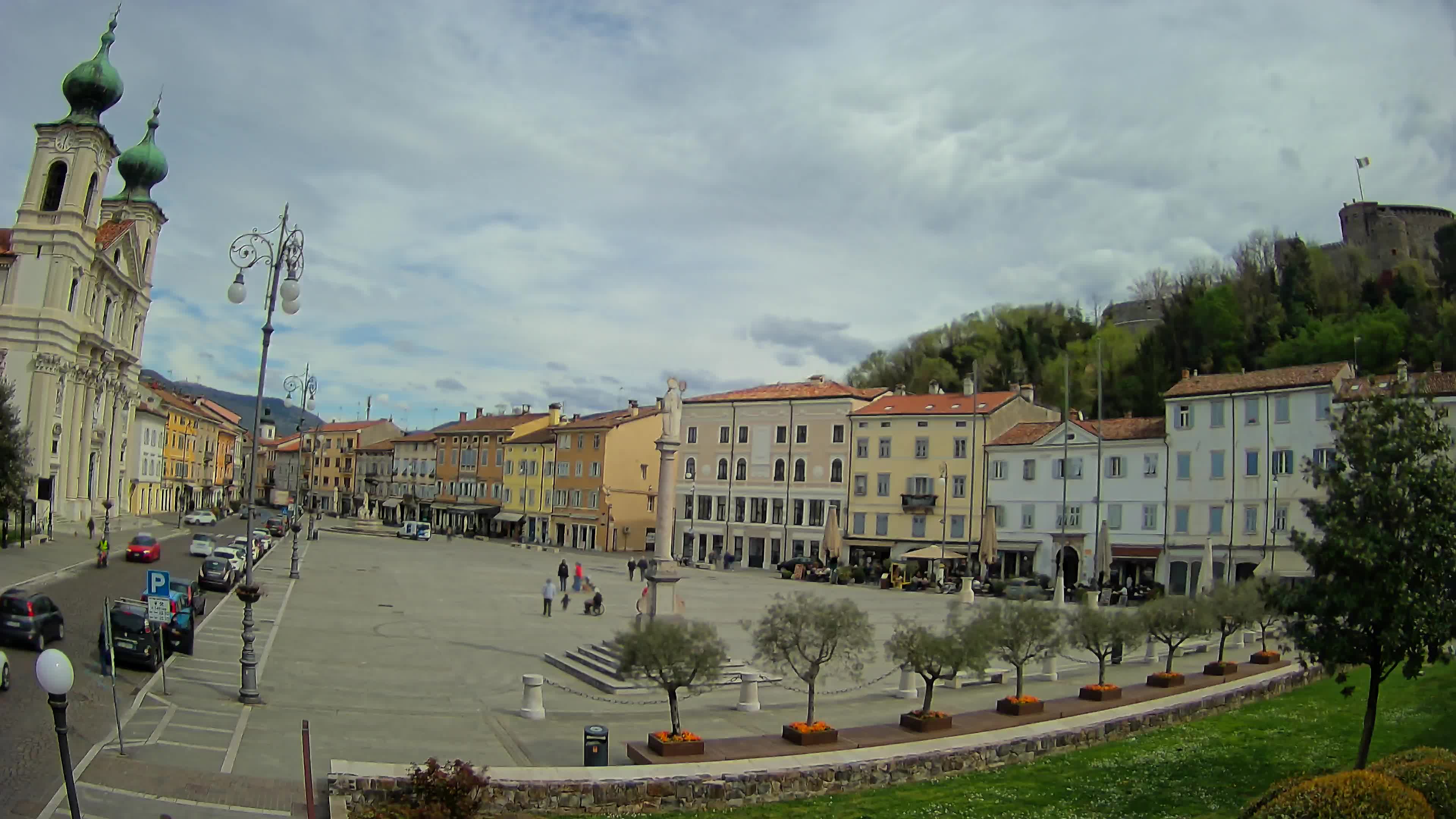 Gorizia Piazza della Vittoria e chiesa di S. Ignazio
