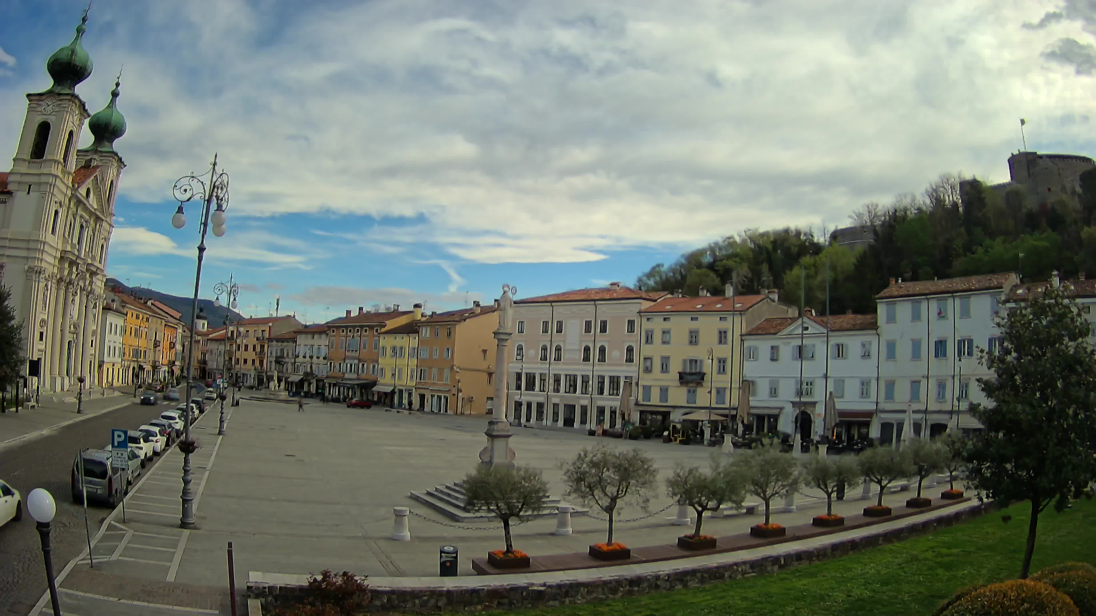 Gorizia Piazza della Vittoria e chiesa di S. Ignazio