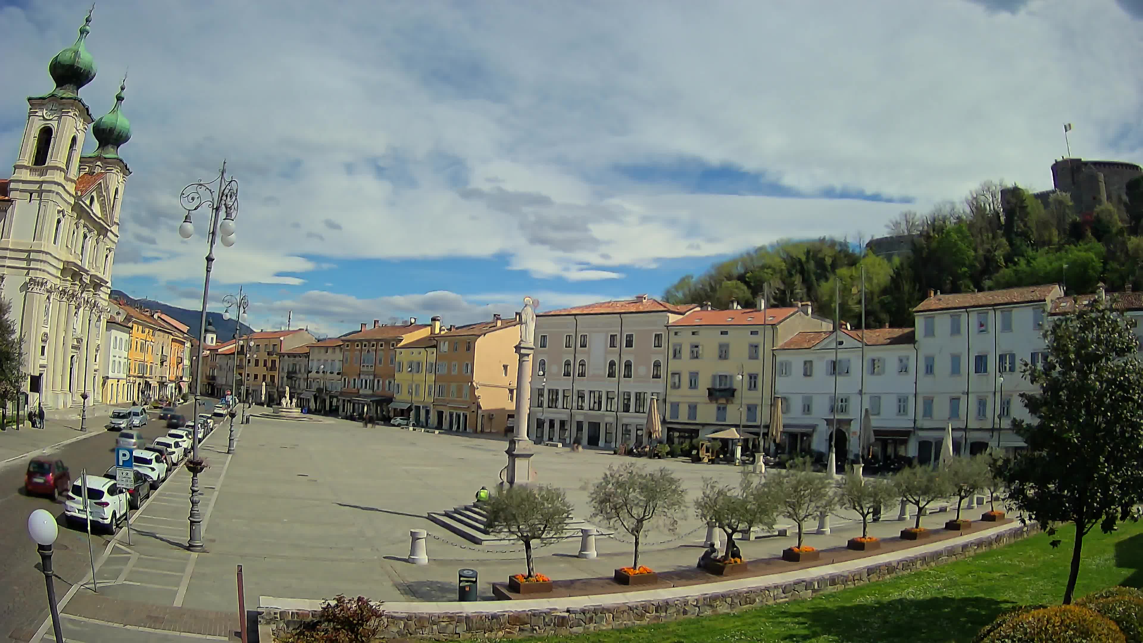 Gorizia Piazza della Vittoria e chiesa di S. Ignazio
