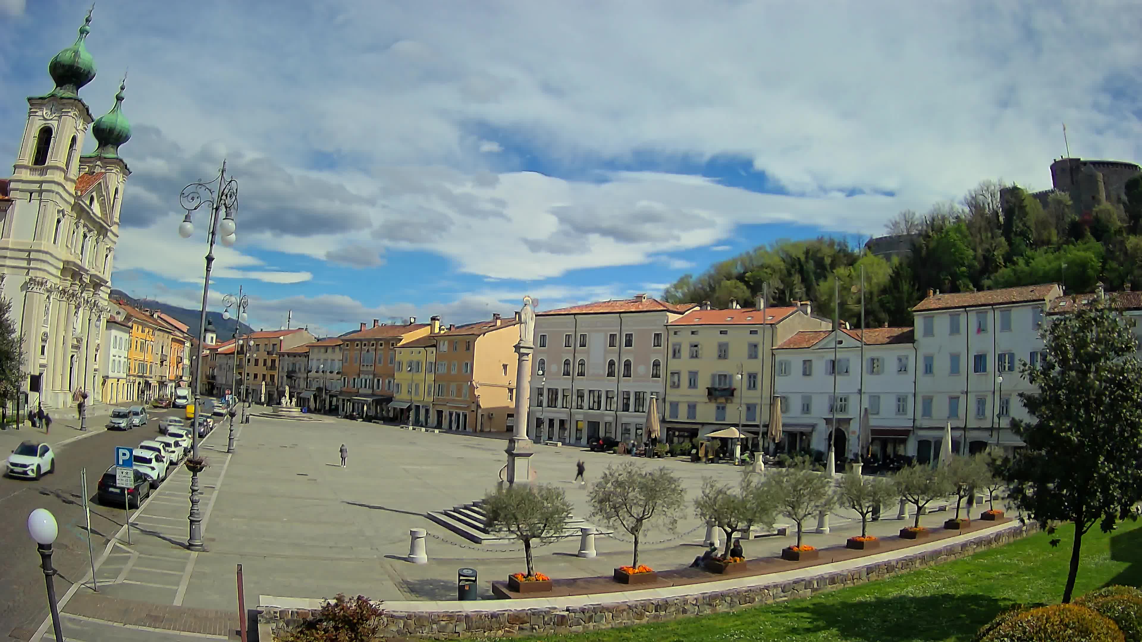 Gorizia – Plaza Vittoria – iglesia de San Pedro. Ignacio