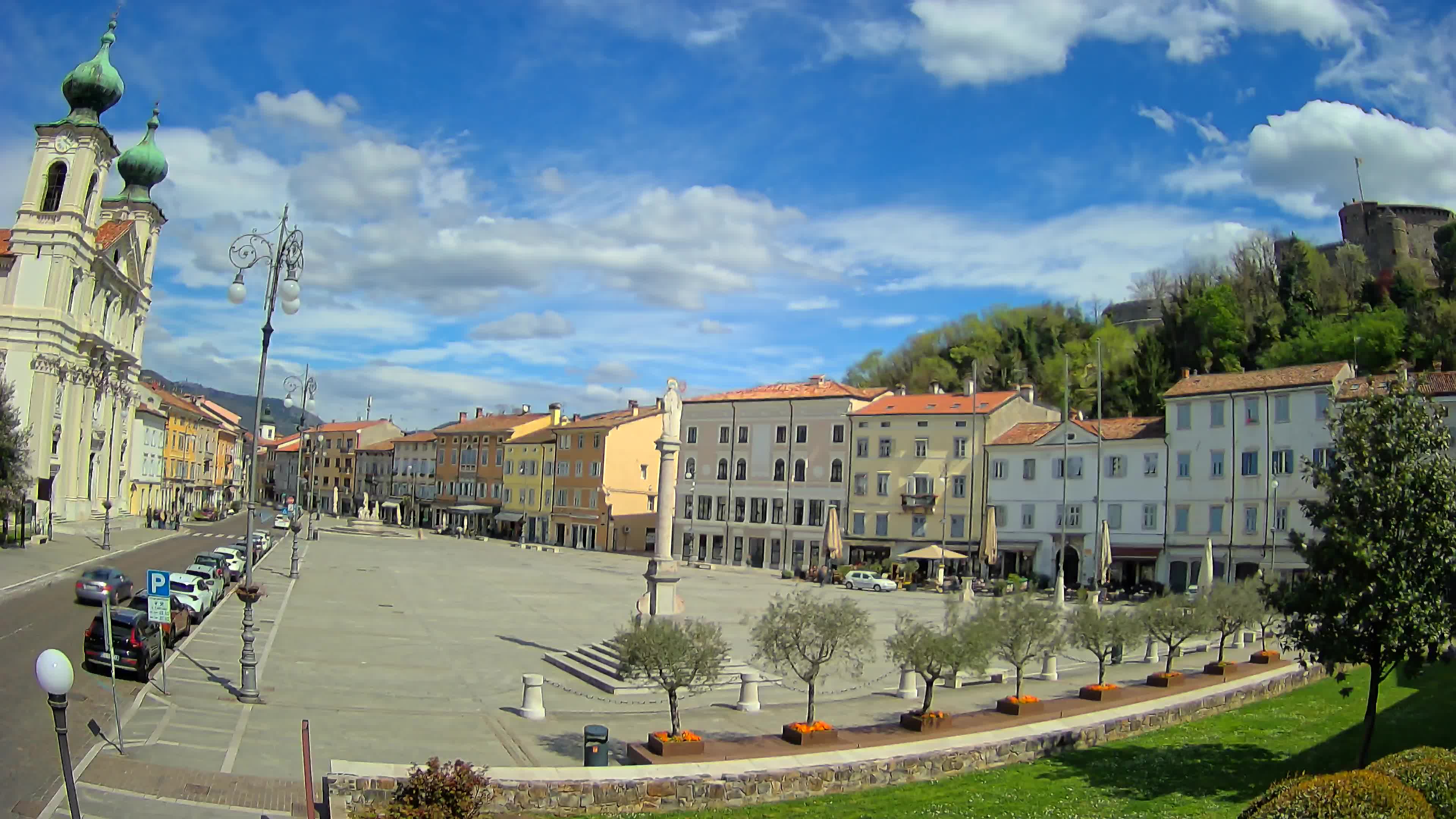 Gorizia Piazza della Vittoria e chiesa di S. Ignazio