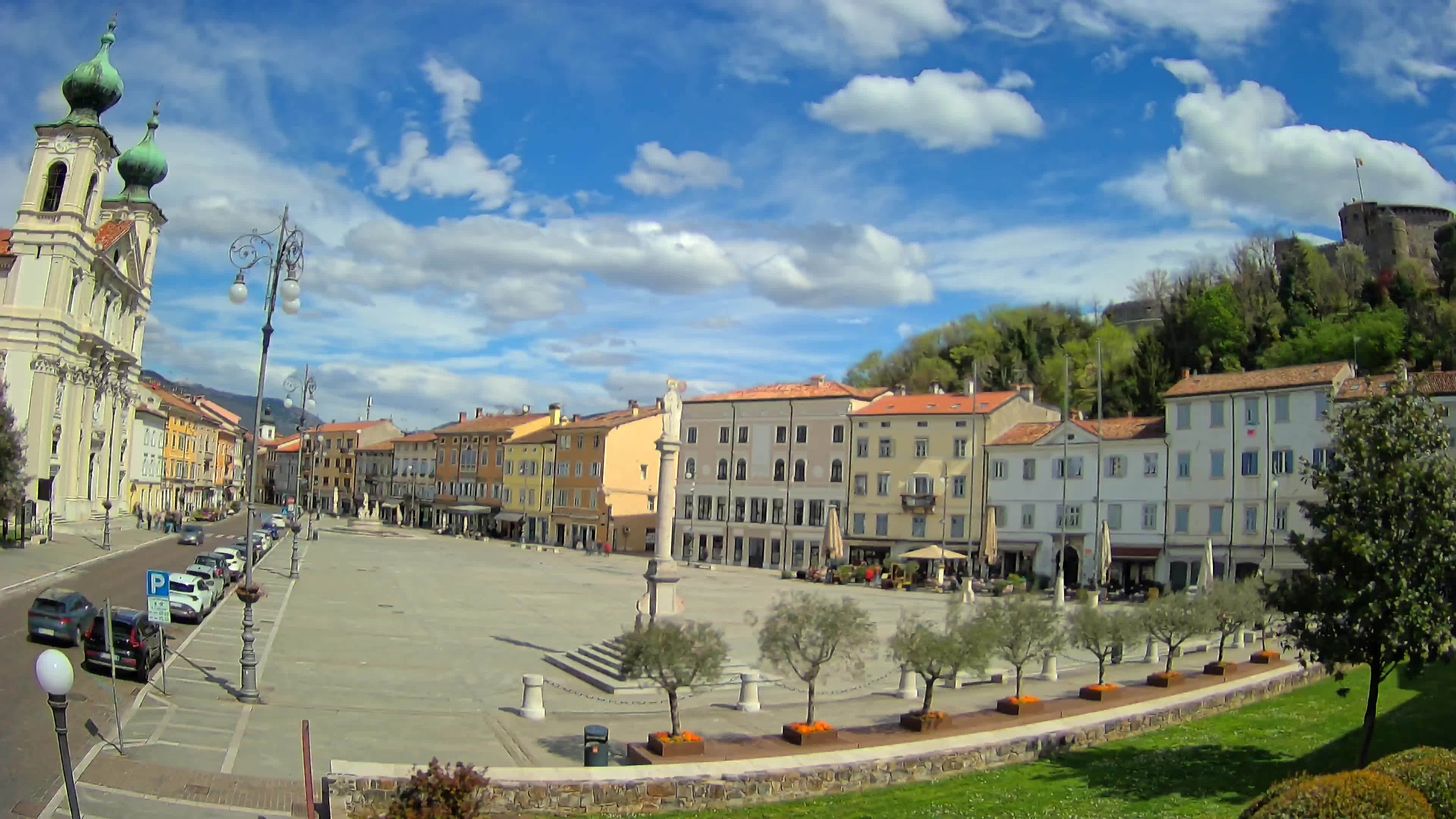 Gorizia Piazza della Vittoria e chiesa di S. Ignazio