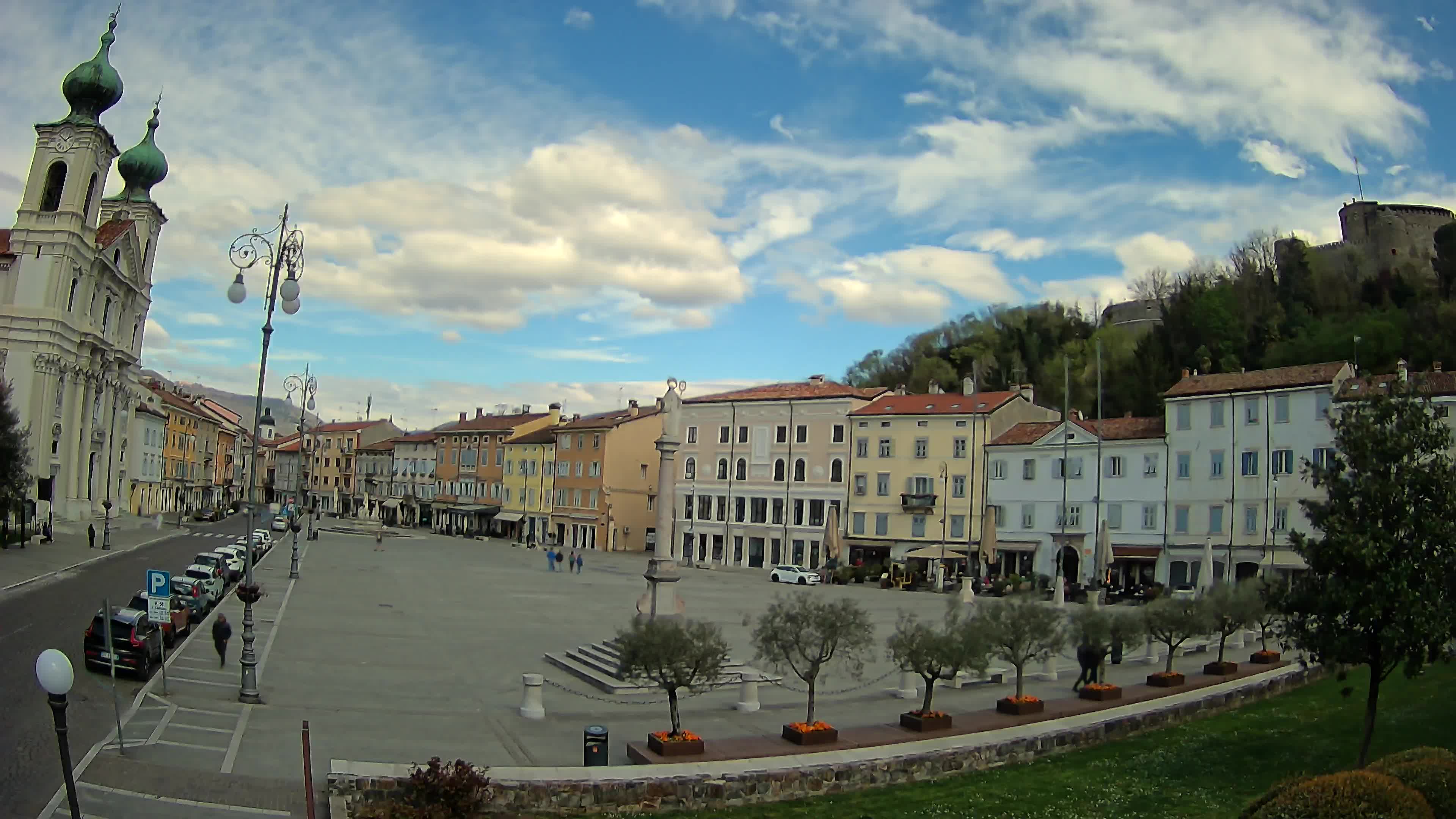 Gorizia – Plaza Vittoria – iglesia de San Pedro. Ignacio