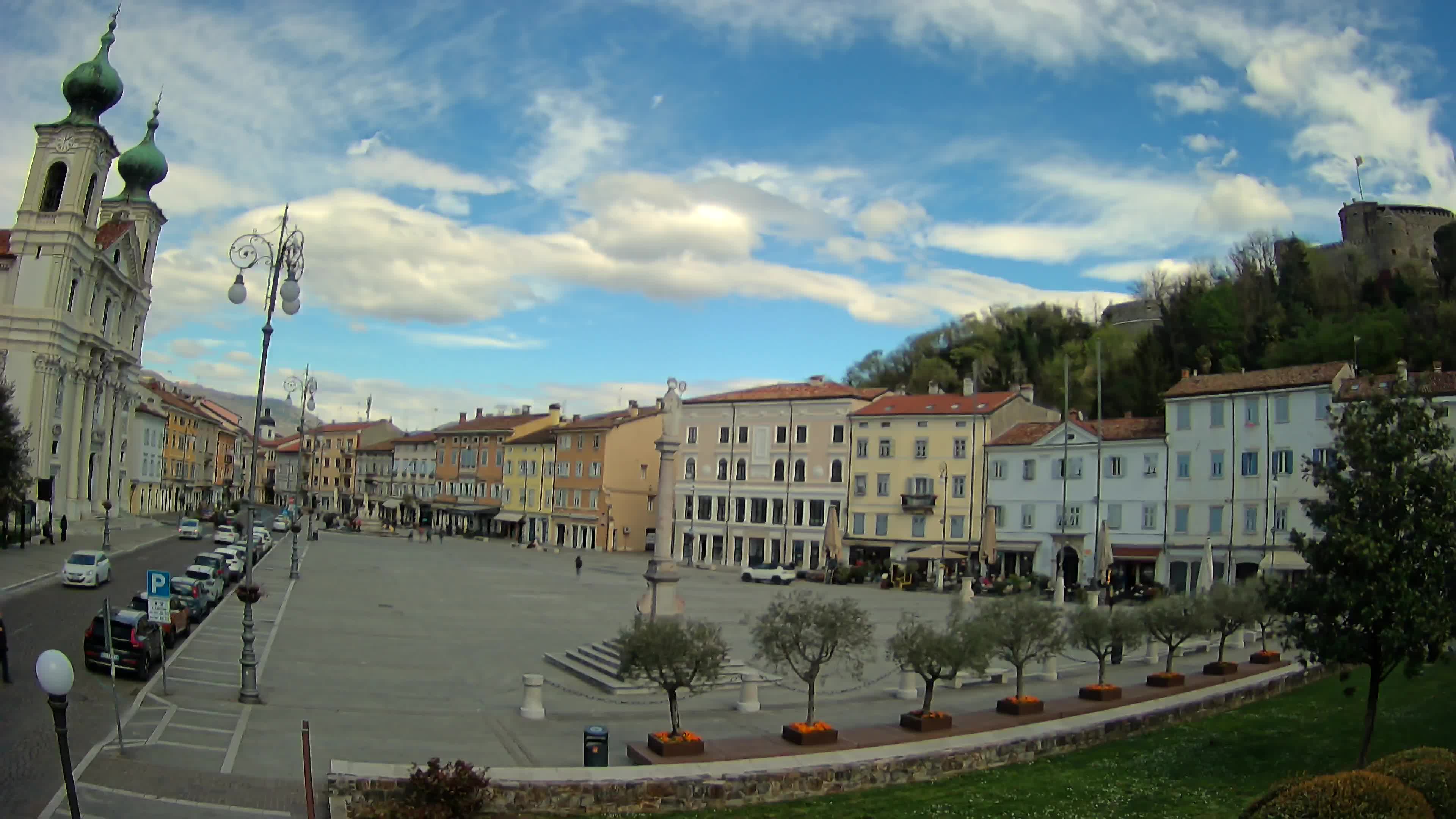 Gorizia Piazza della Vittoria e chiesa di S. Ignazio