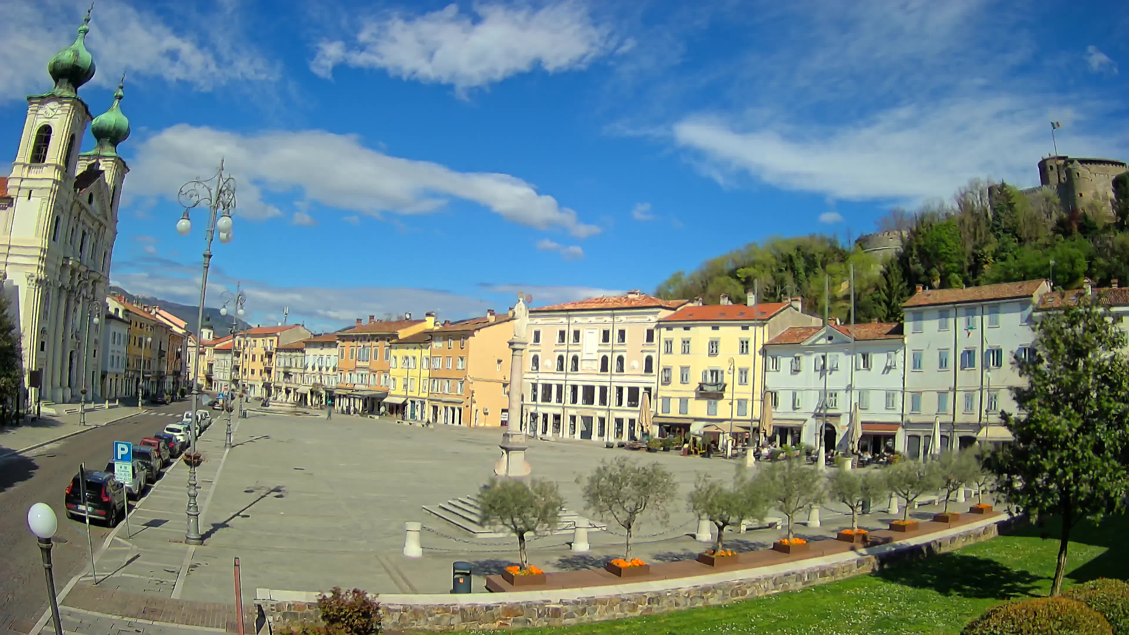 Gorizia Piazza della Vittoria e chiesa di S. Ignazio