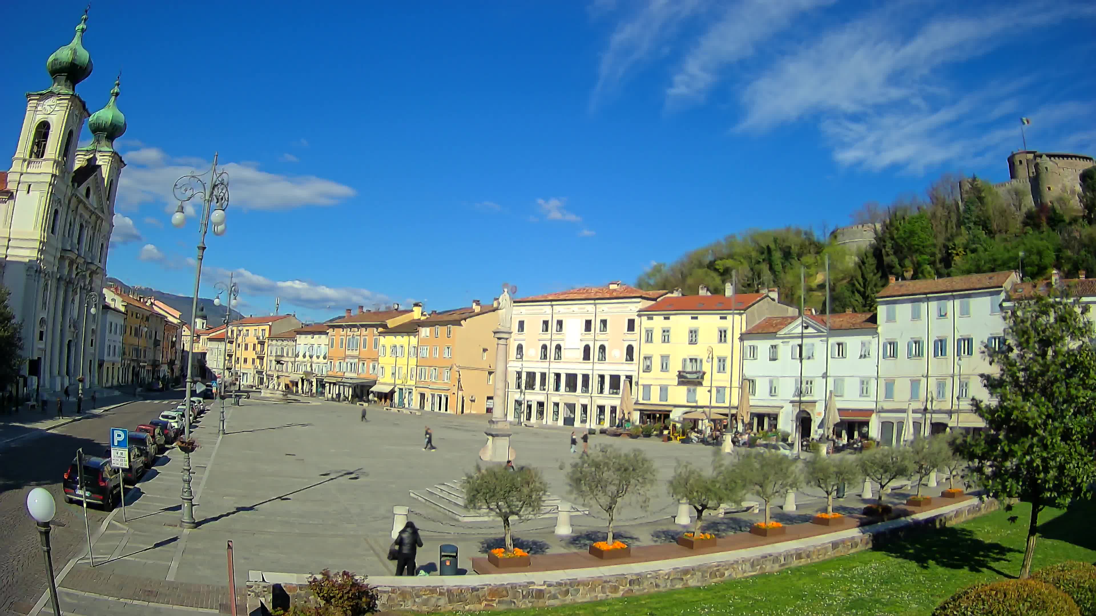 Gorizia Piazza della Vittoria e chiesa di S. Ignazio