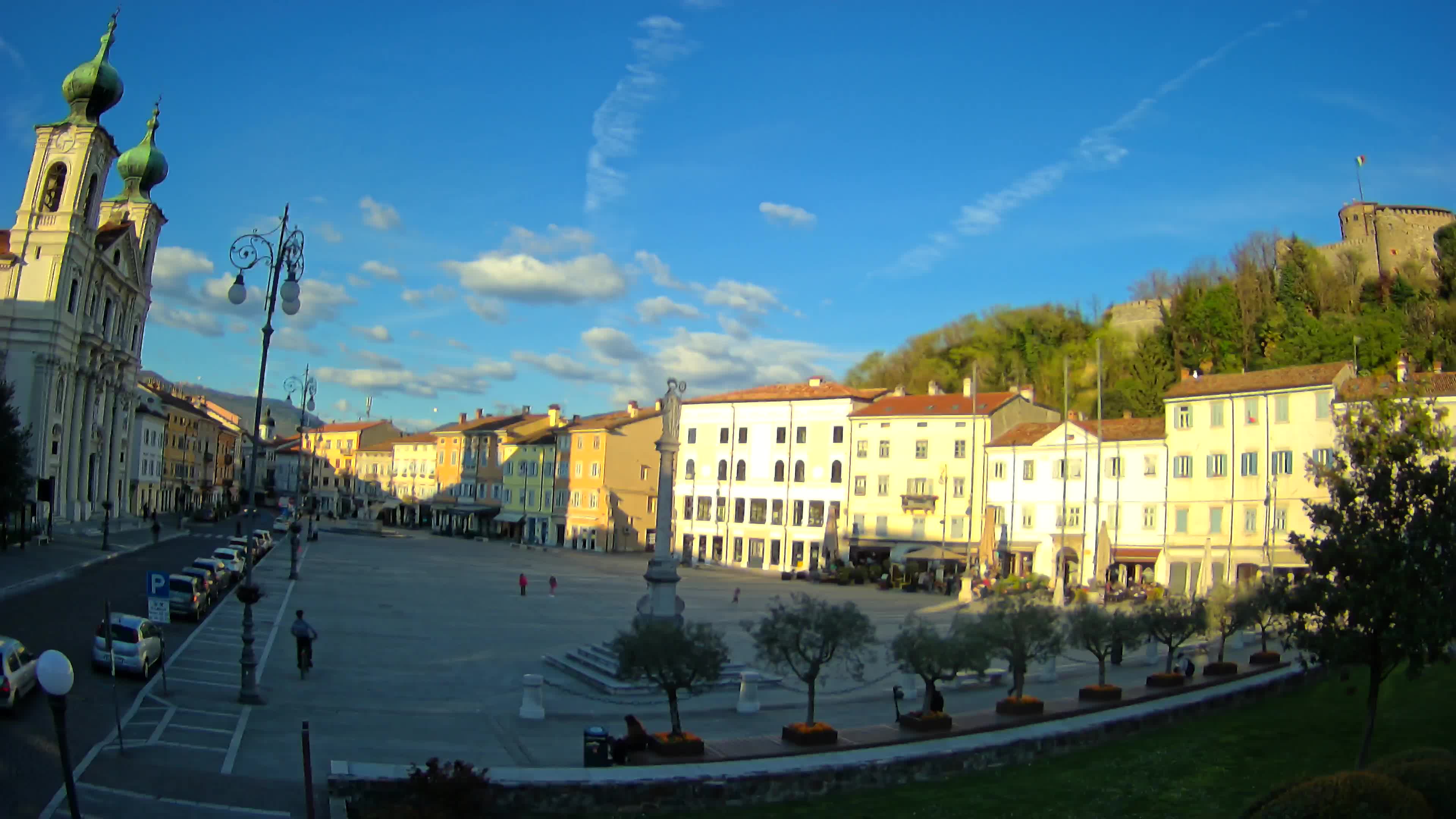 Gorizia Piazza della Vittoria e chiesa di S. Ignazio