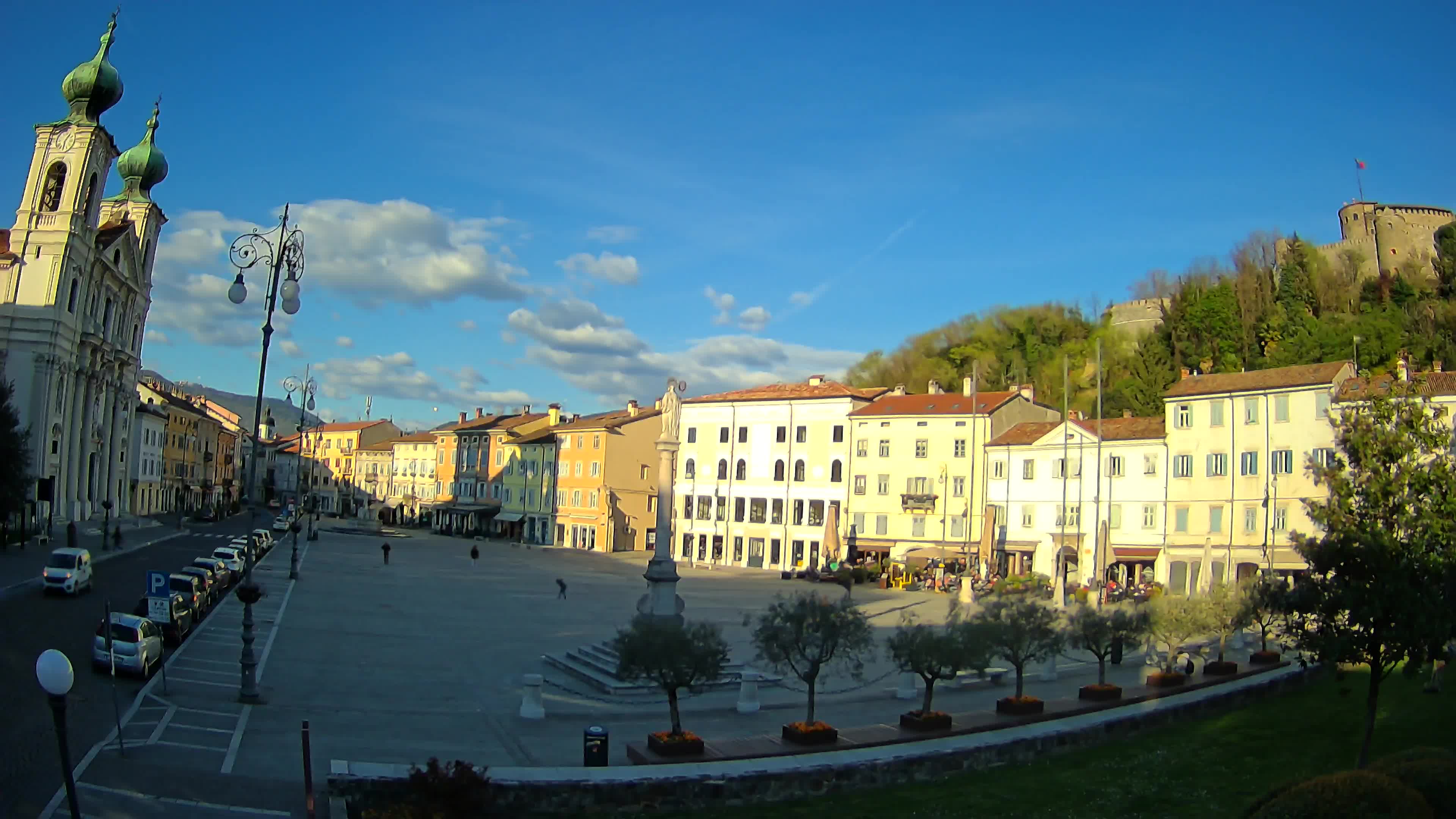 Gorizia Piazza della Vittoria e chiesa di S. Ignazio
