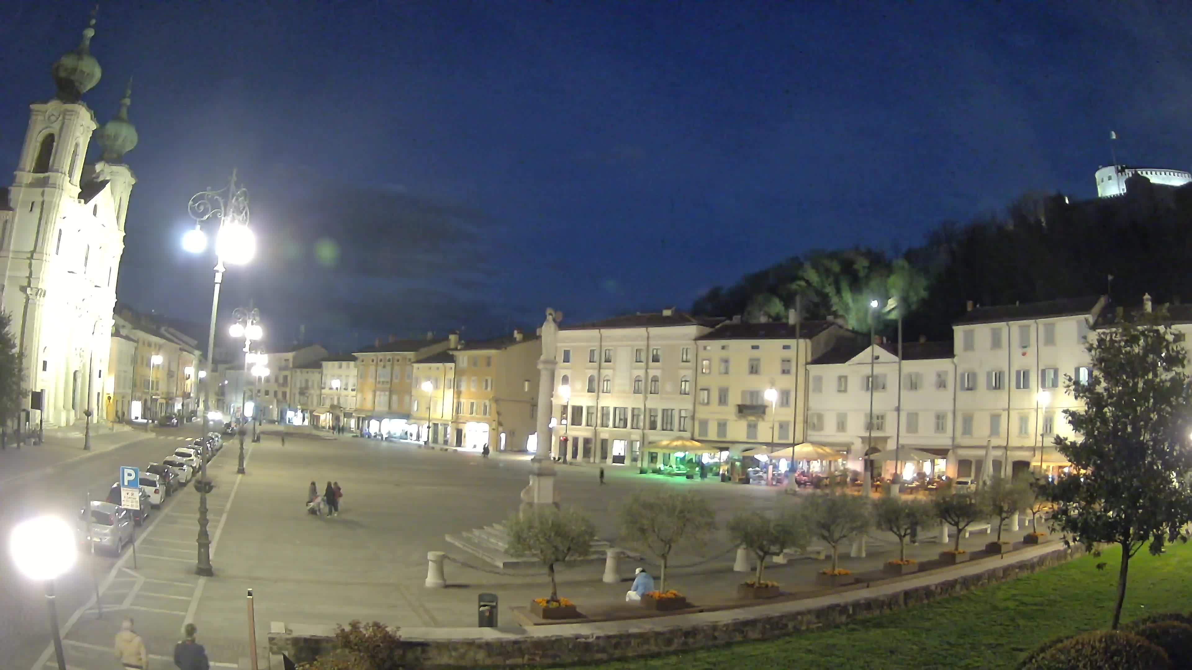 Gorizia Piazza della Vittoria e chiesa di S. Ignazio