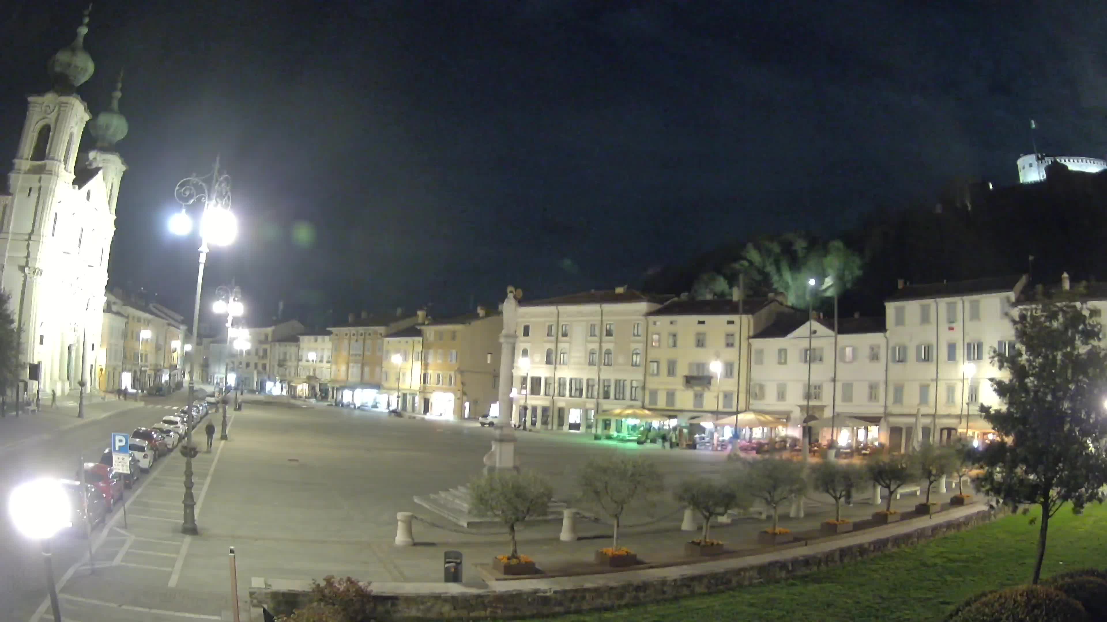 Gorizia Piazza della Vittoria e chiesa di S. Ignazio