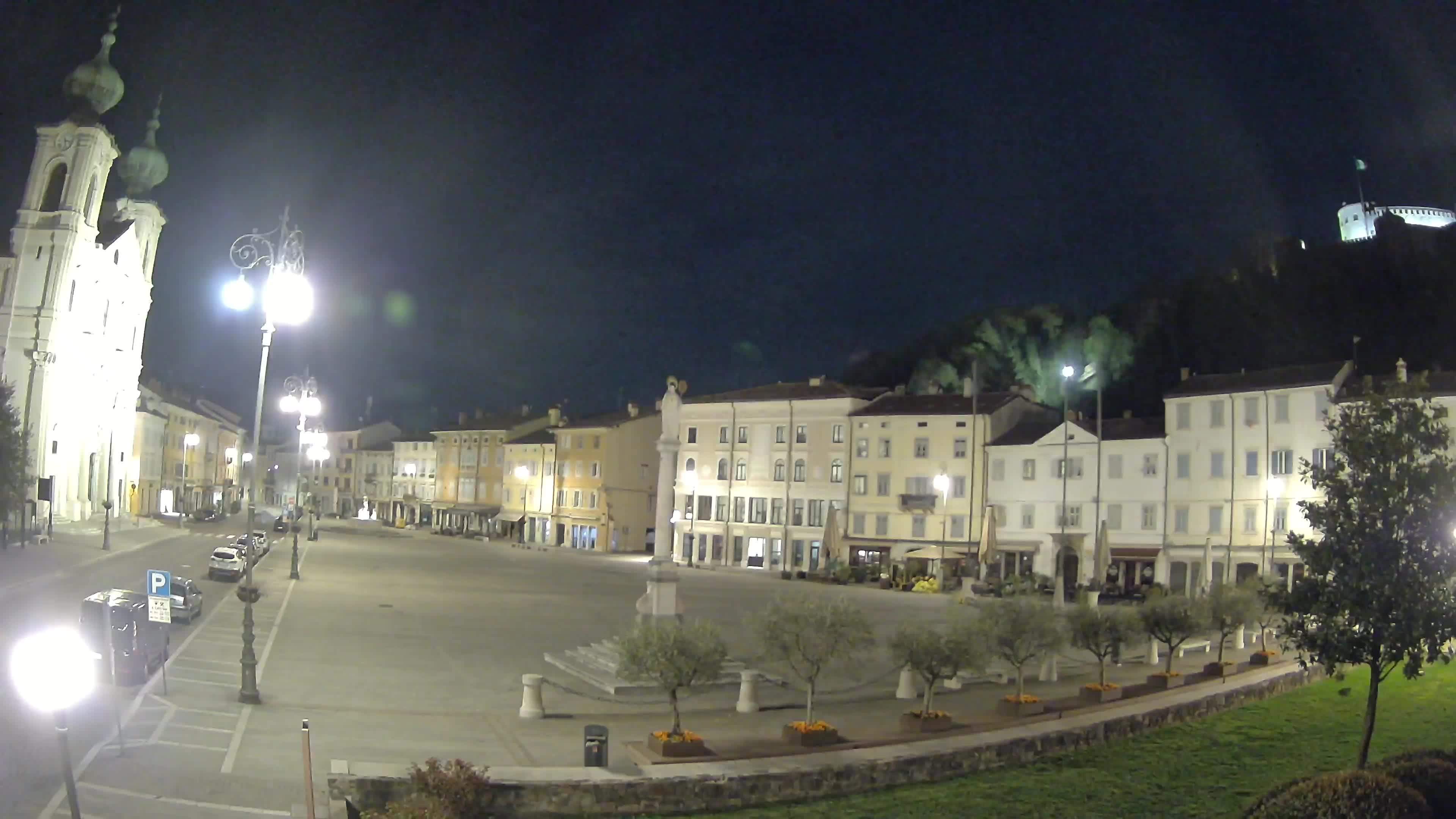 Gorizia Piazza della Vittoria e chiesa di S. Ignazio