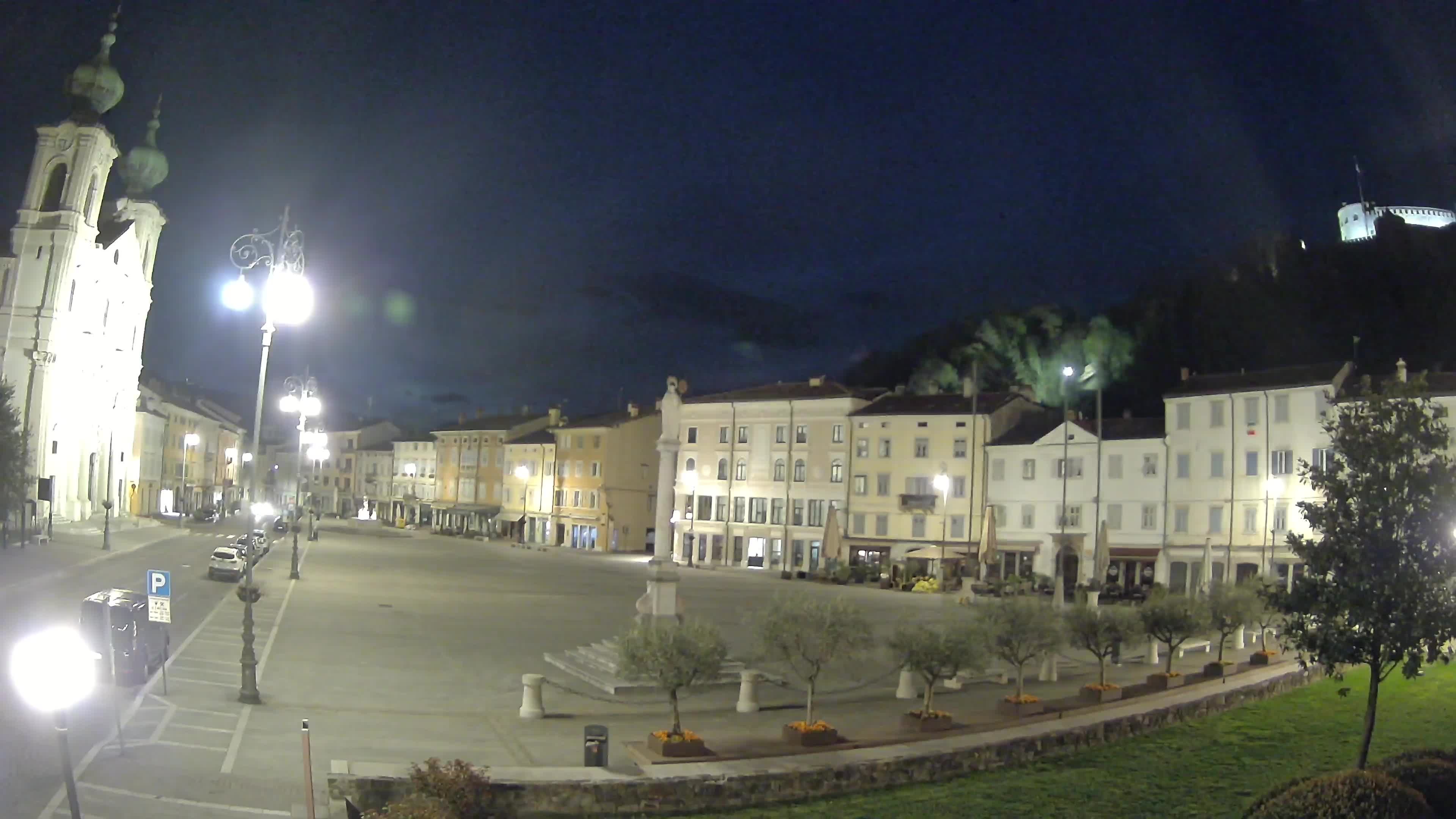 Gorizia Piazza della Vittoria e chiesa di S. Ignazio