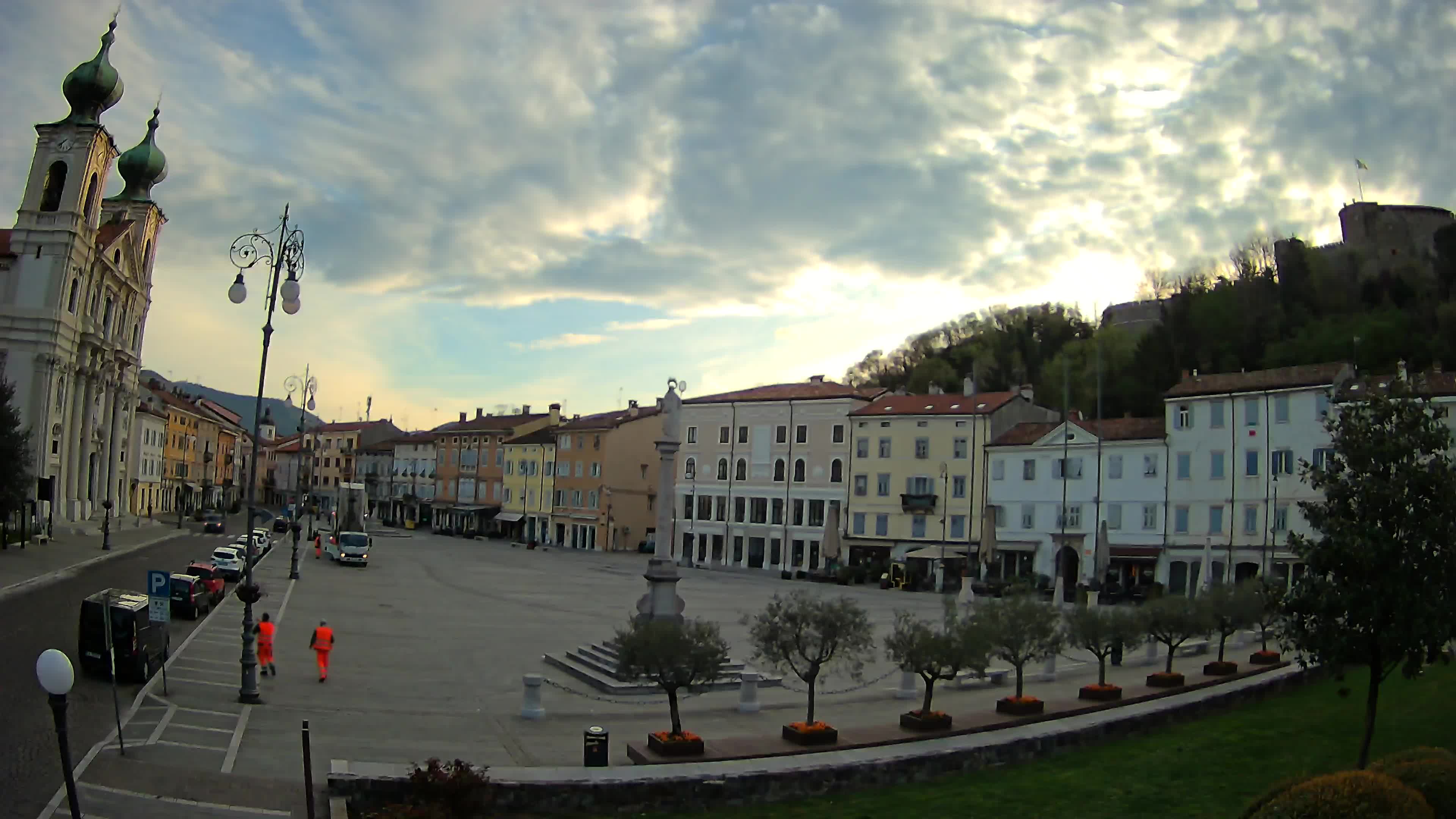 Gorizia Piazza della Vittoria e chiesa di S. Ignazio