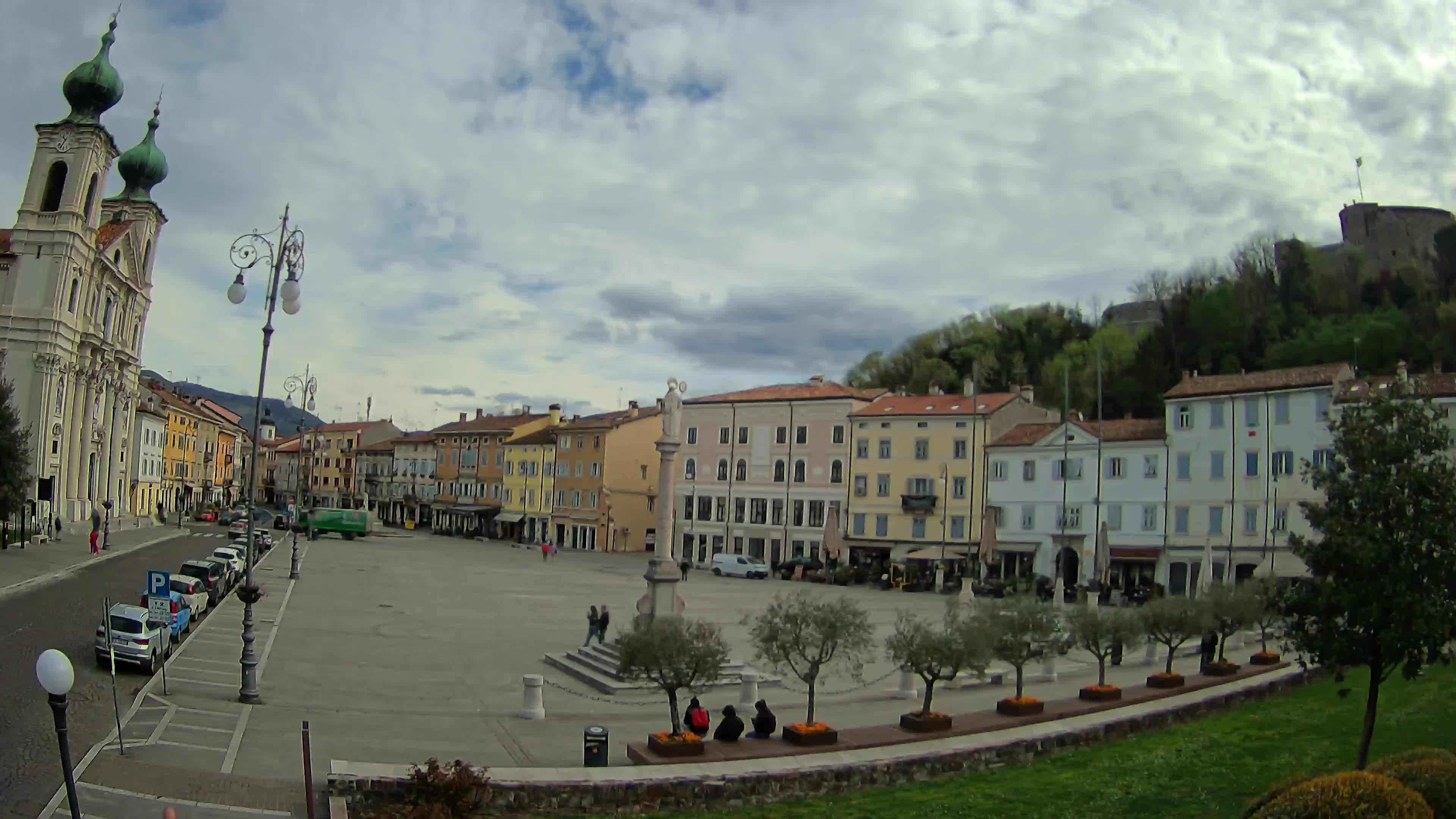 Gorizia Piazza della Vittoria e chiesa di S. Ignazio