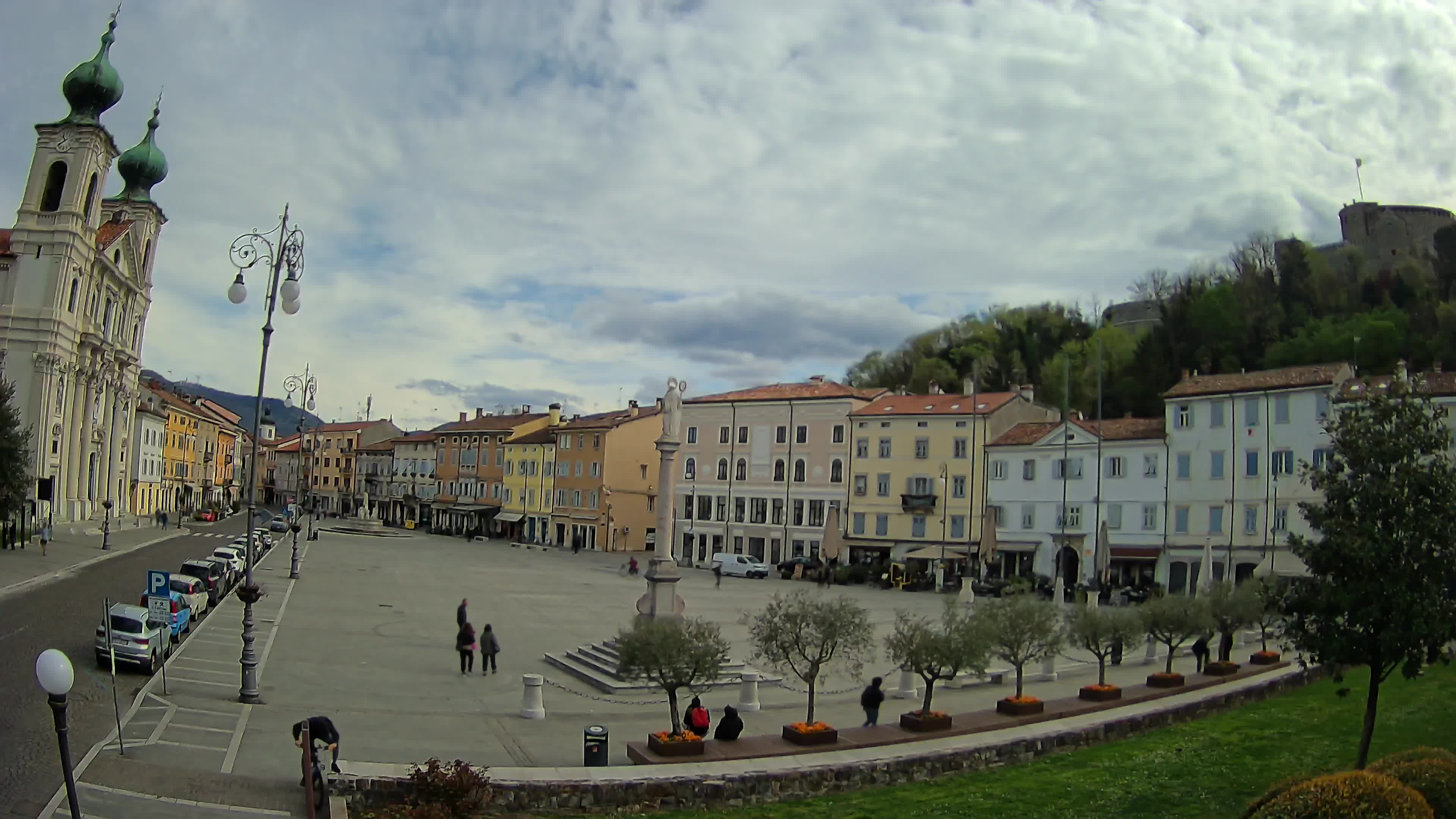 Gorizia Piazza della Vittoria e chiesa di S. Ignazio
