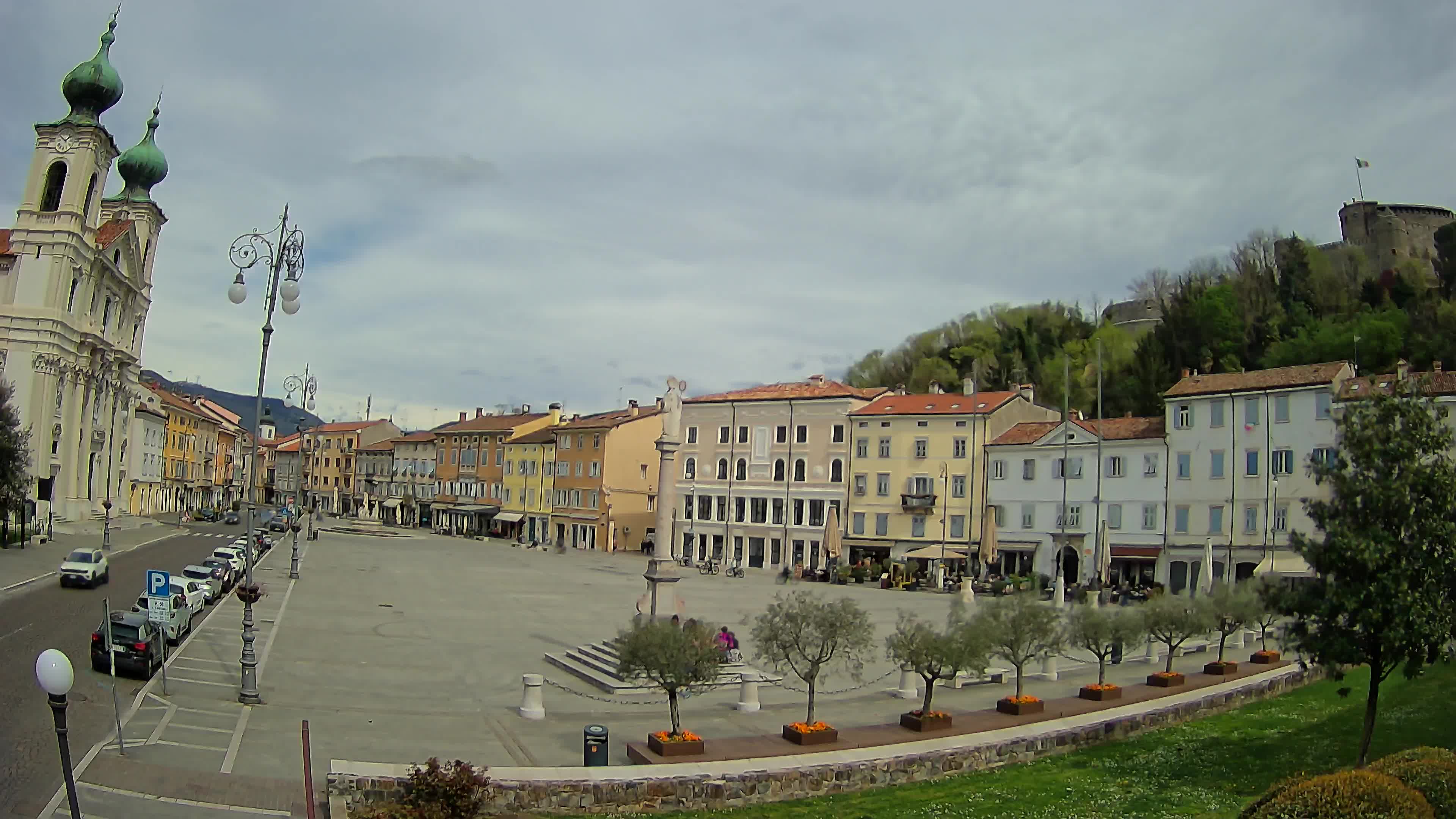Gorizia Piazza della Vittoria e chiesa di S. Ignazio