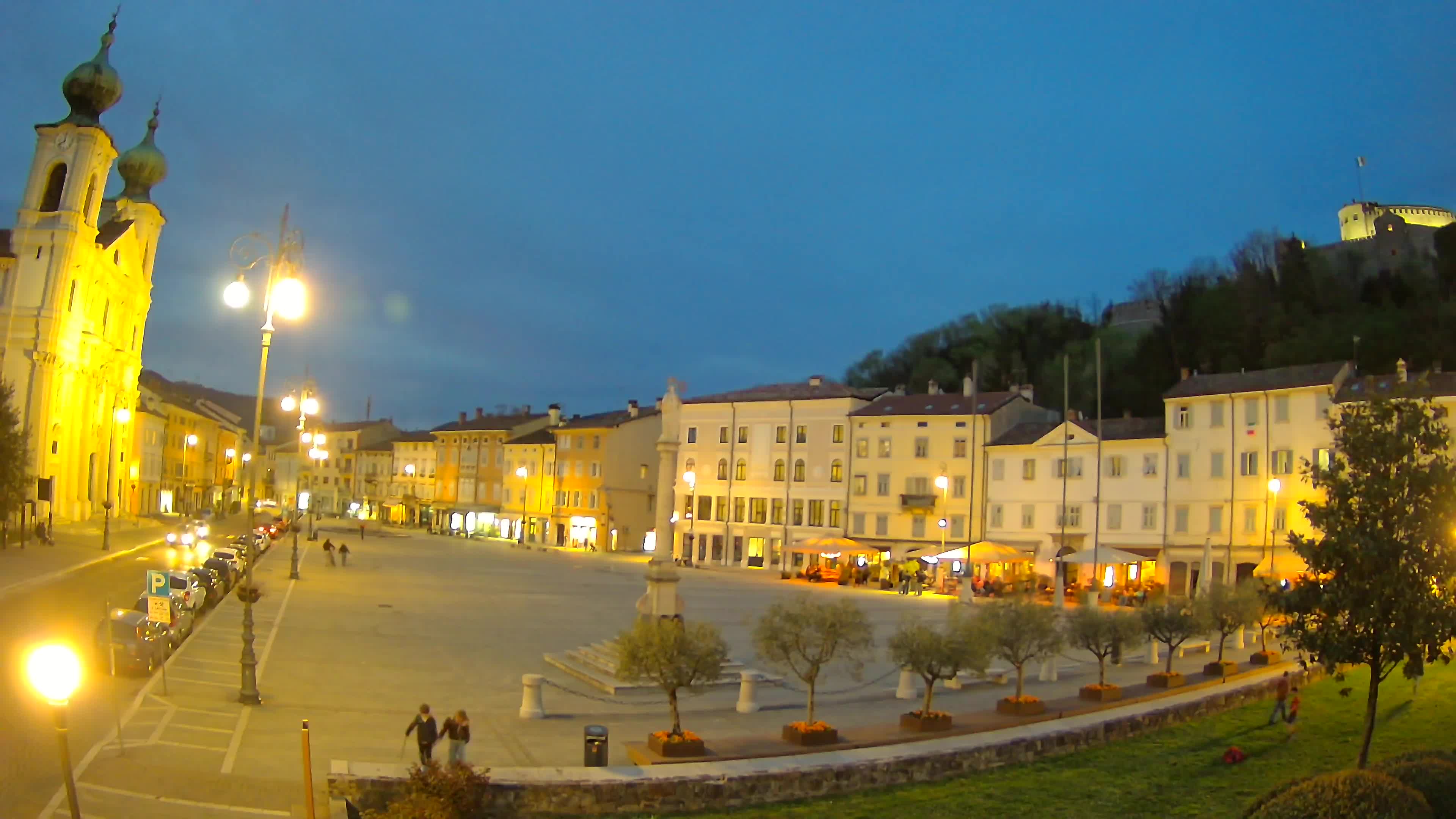 Gorizia Piazza della Vittoria e chiesa di S. Ignazio