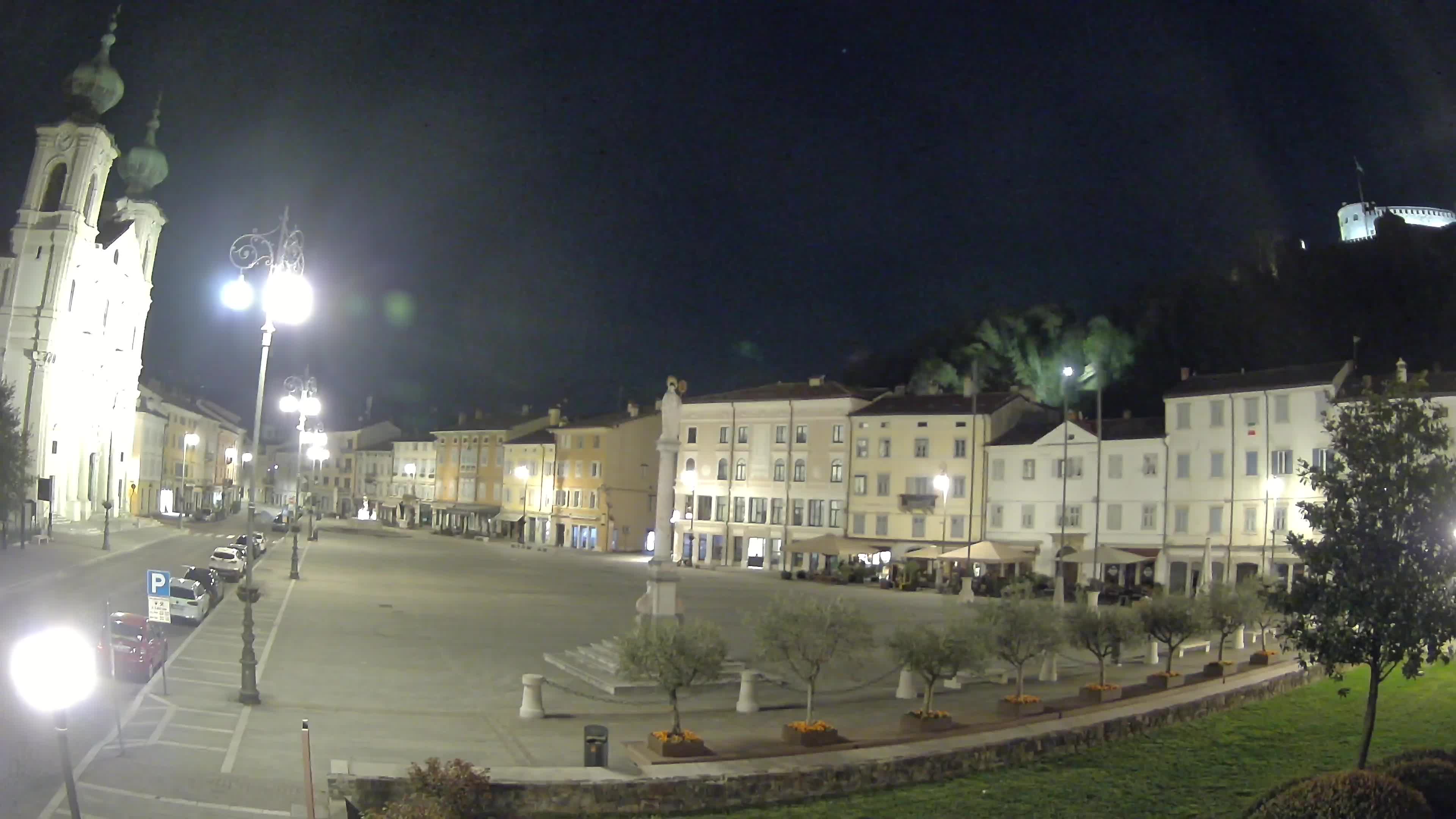 Gorizia Piazza della Vittoria e chiesa di S. Ignazio
