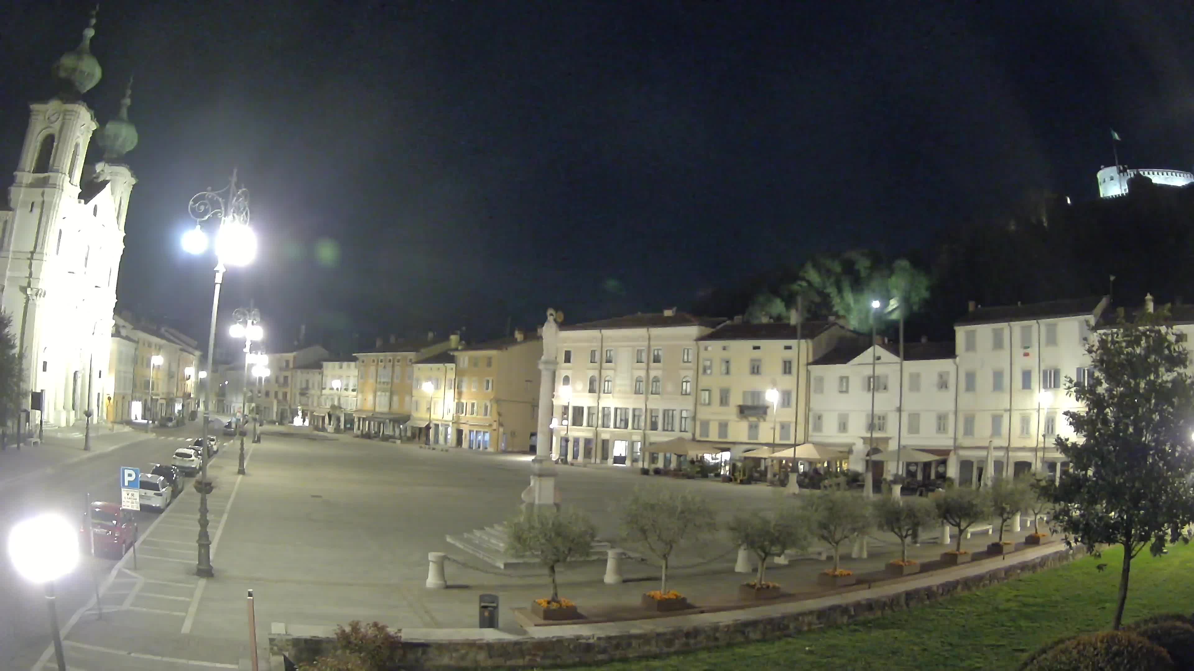 Gorizia Piazza della Vittoria e chiesa di S. Ignazio