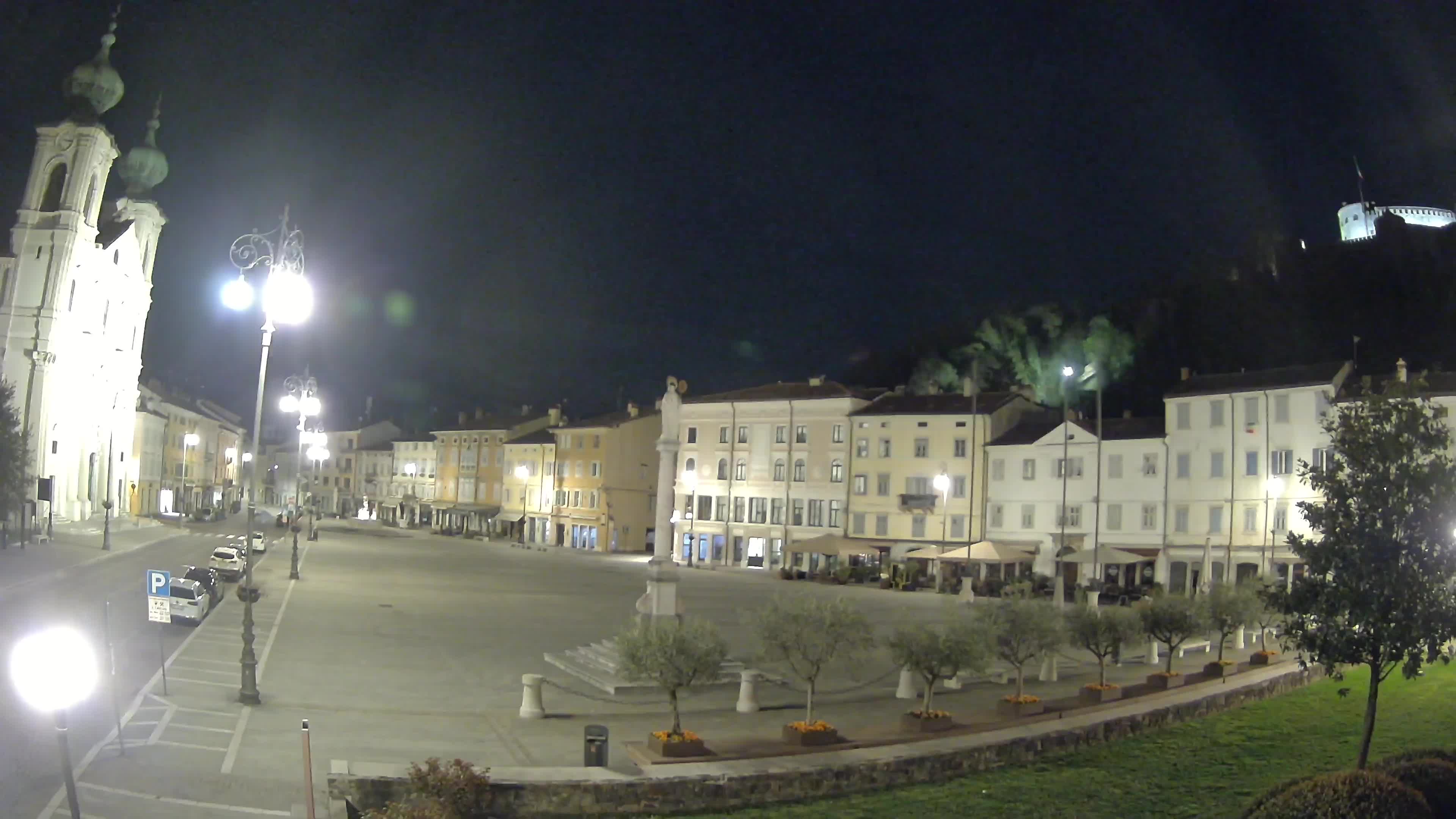 Gorizia Piazza della Vittoria e chiesa di S. Ignazio