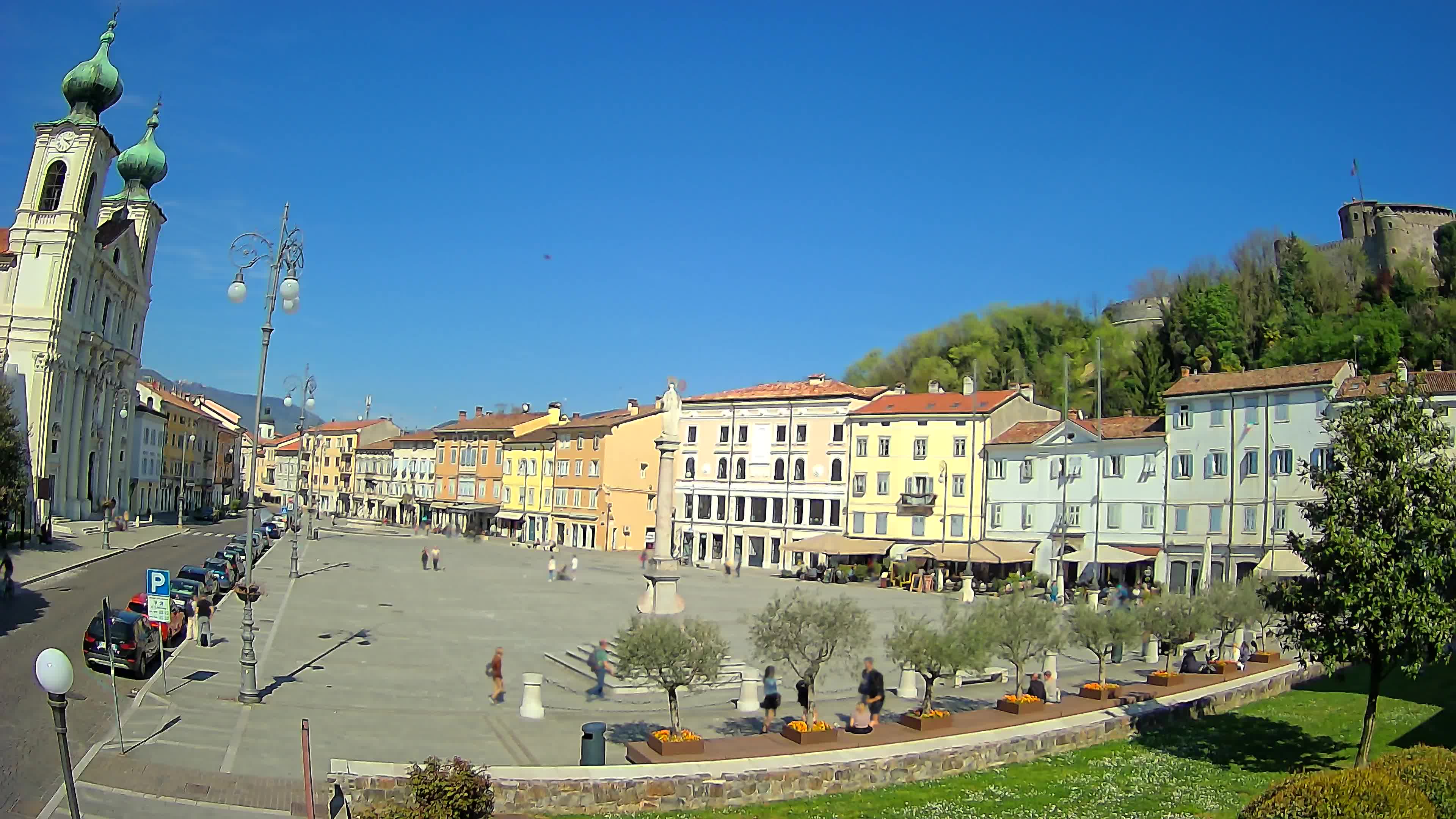 Gorizia – Plaza Vittoria – iglesia de San Pedro. Ignacio