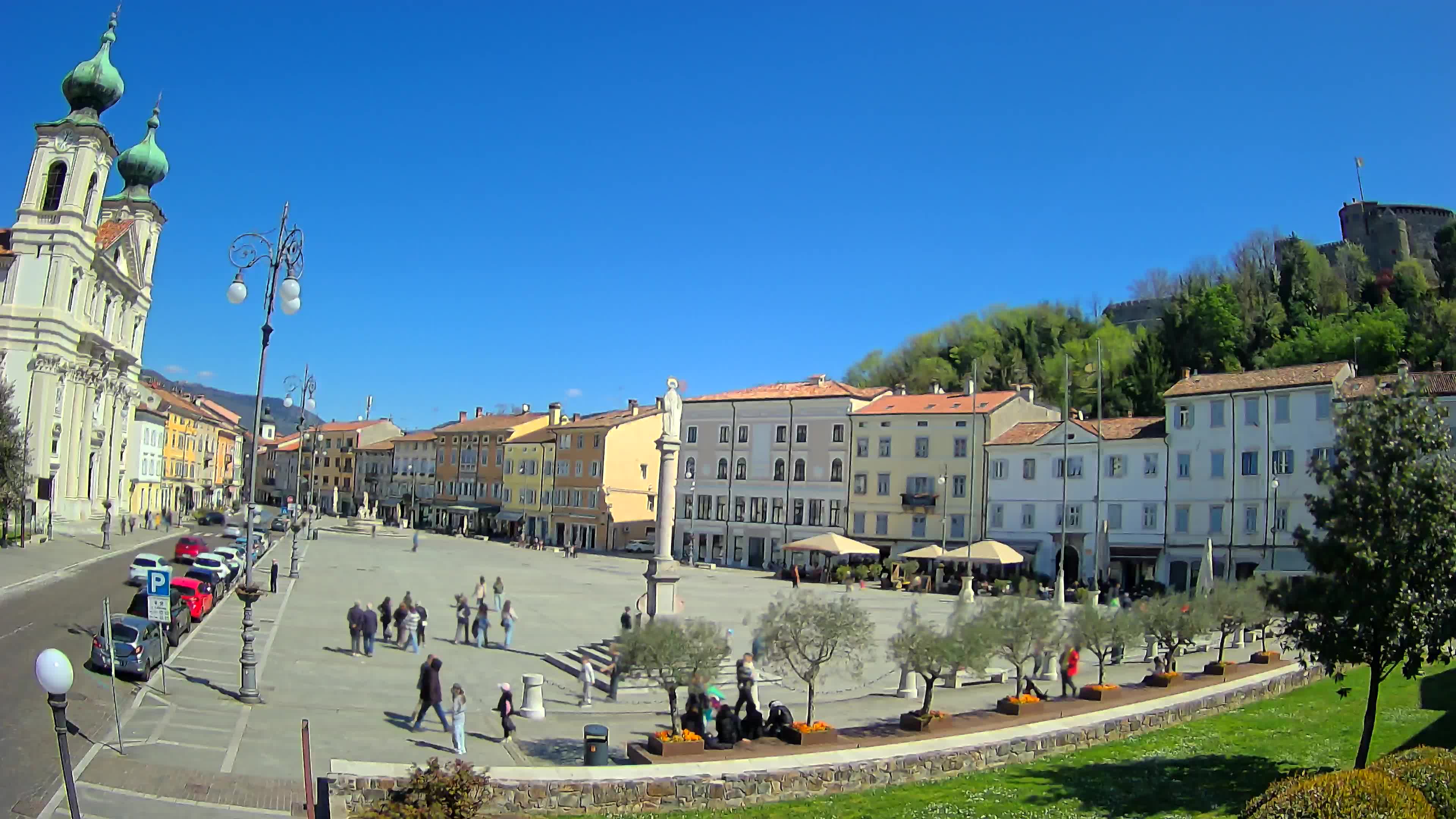 Gorizia – Plaza Vittoria – iglesia de San Pedro. Ignacio