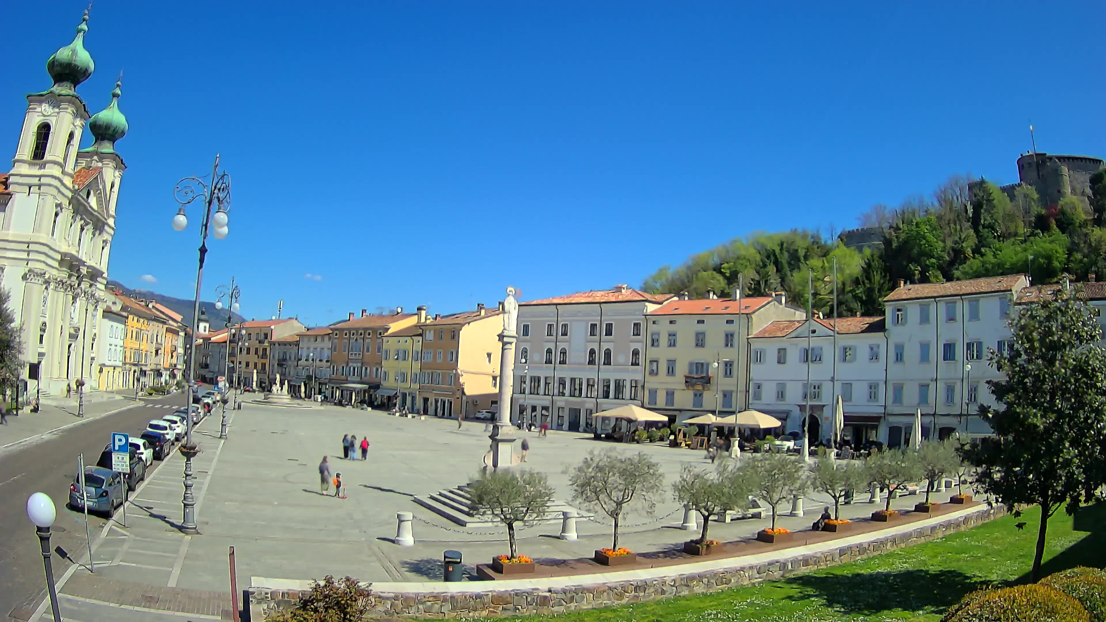Gorizia Piazza della Vittoria e chiesa di S. Ignazio