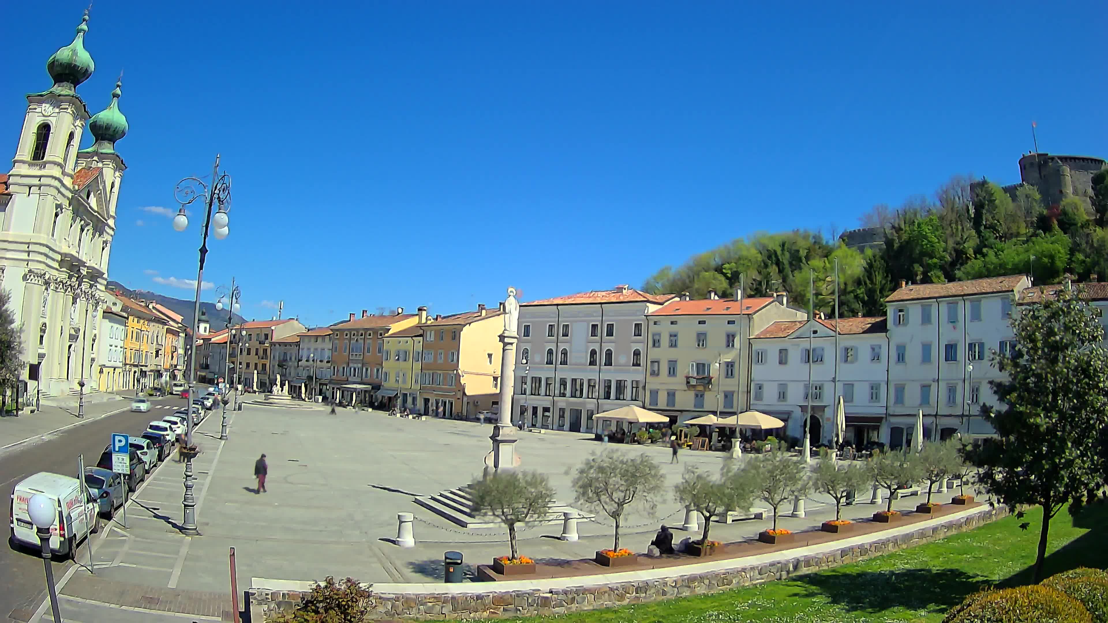 Gorizia Piazza della Vittoria e chiesa di S. Ignazio