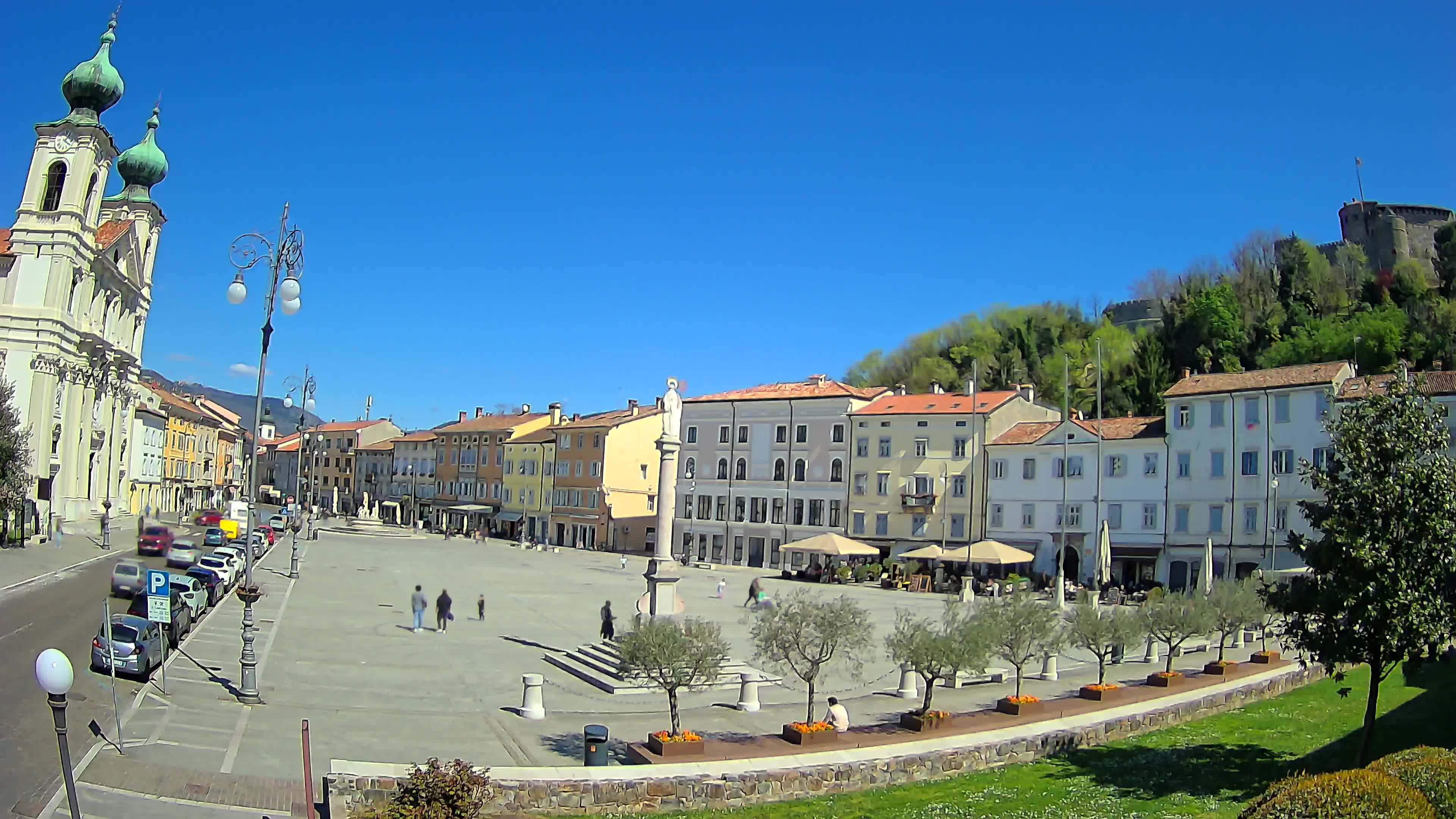 Gorizia Piazza della Vittoria e chiesa di S. Ignazio