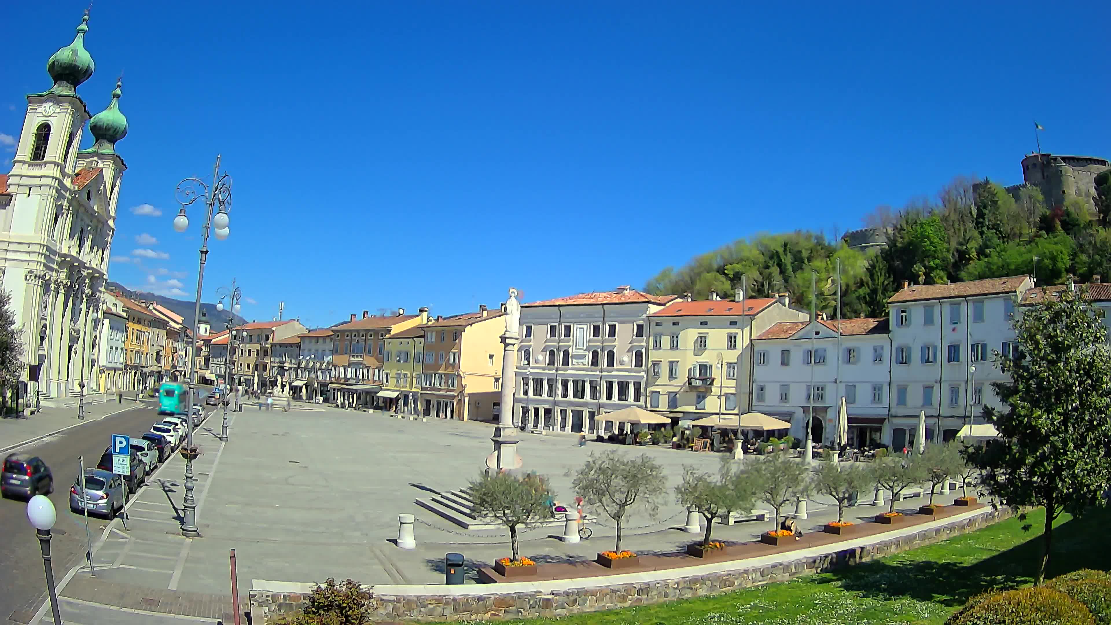 Gorizia Piazza della Vittoria e chiesa di S. Ignazio