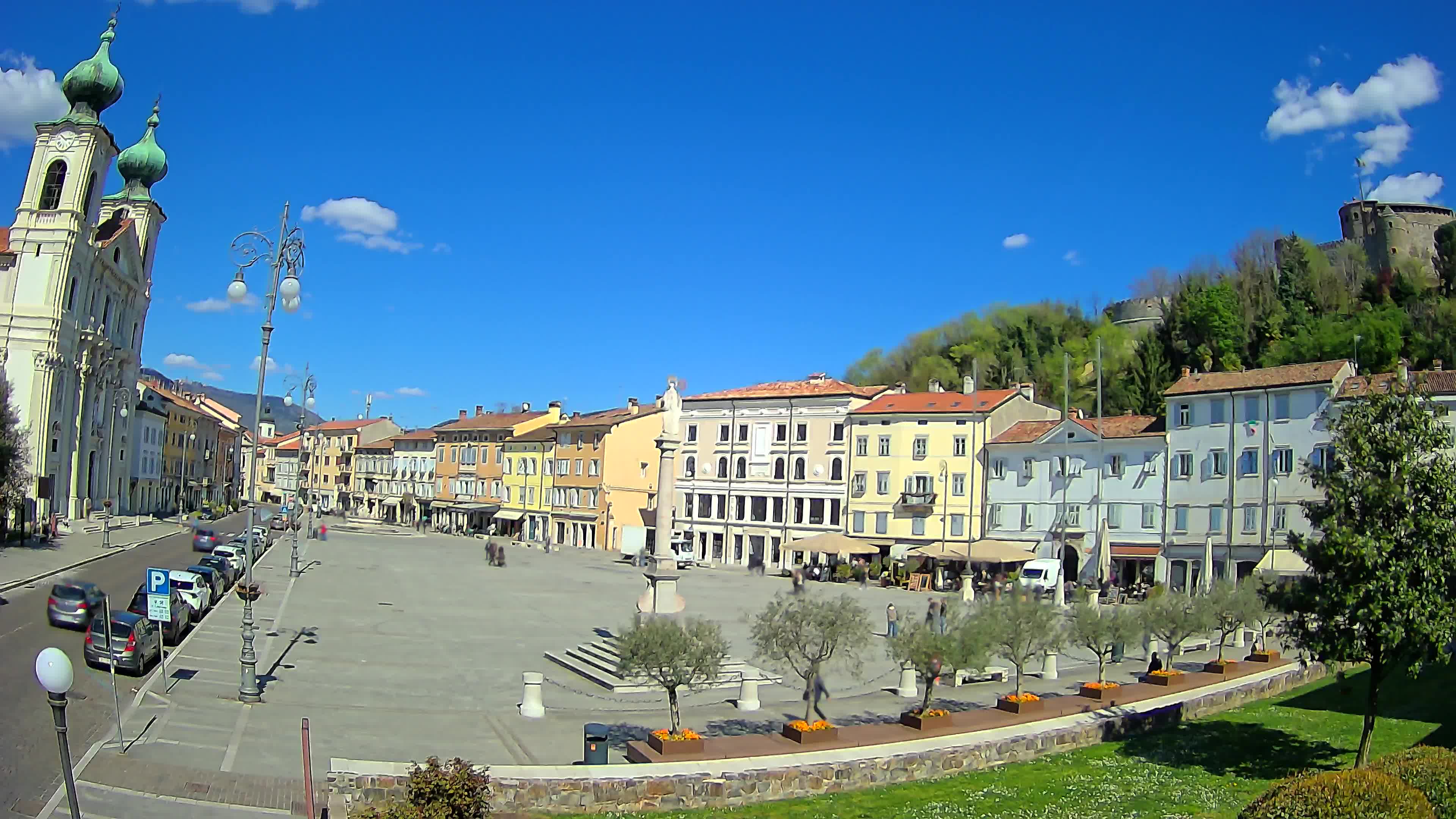 Gorizia Piazza della Vittoria e chiesa di S. Ignazio