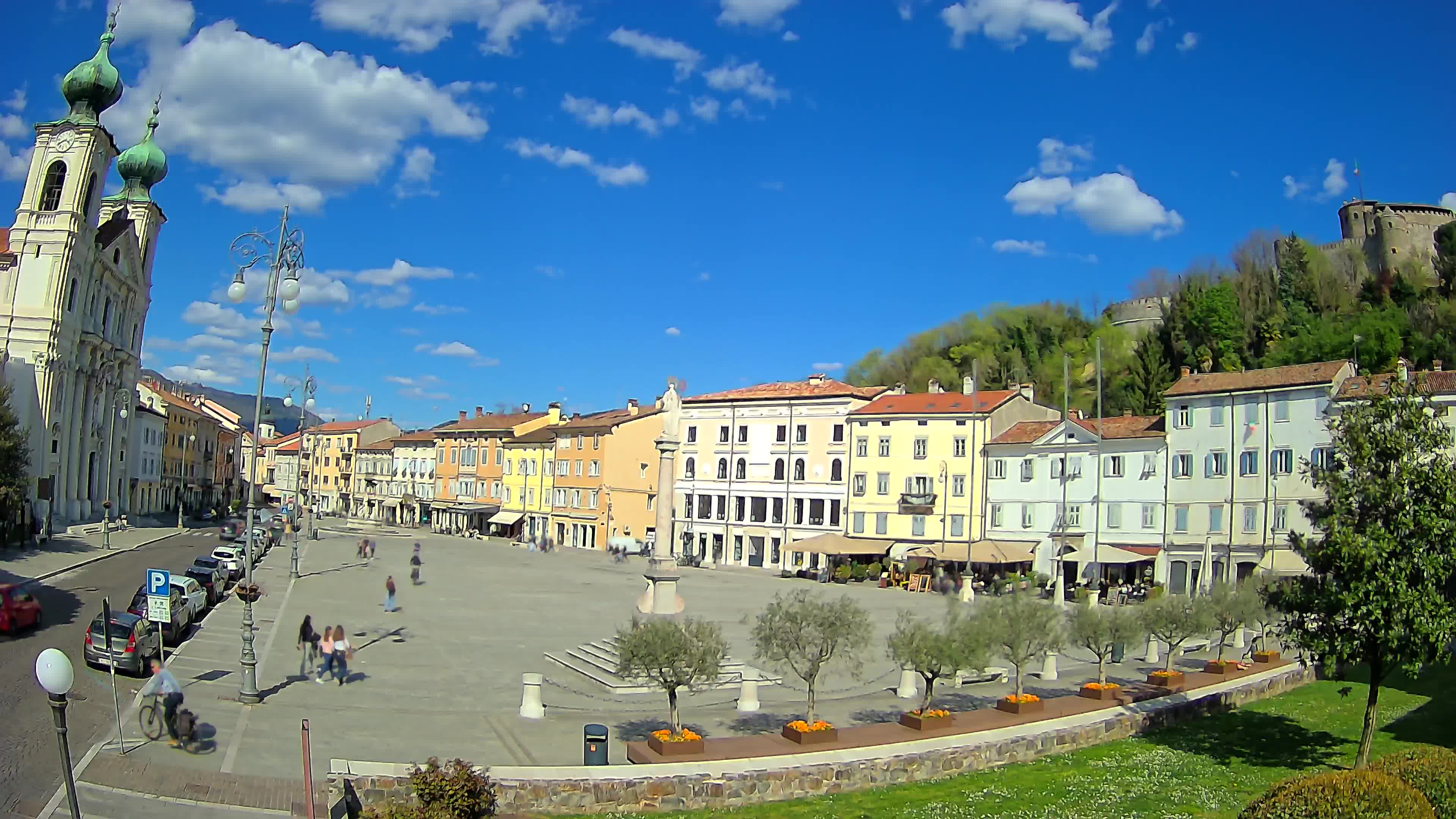 Gorizia Piazza della Vittoria e chiesa di S. Ignazio