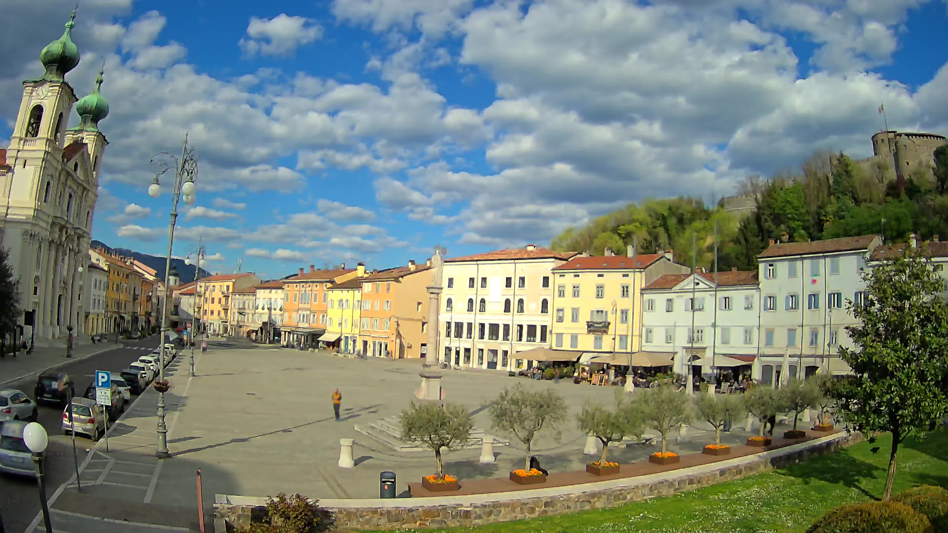 Gorizia Piazza della Vittoria e chiesa di S. Ignazio