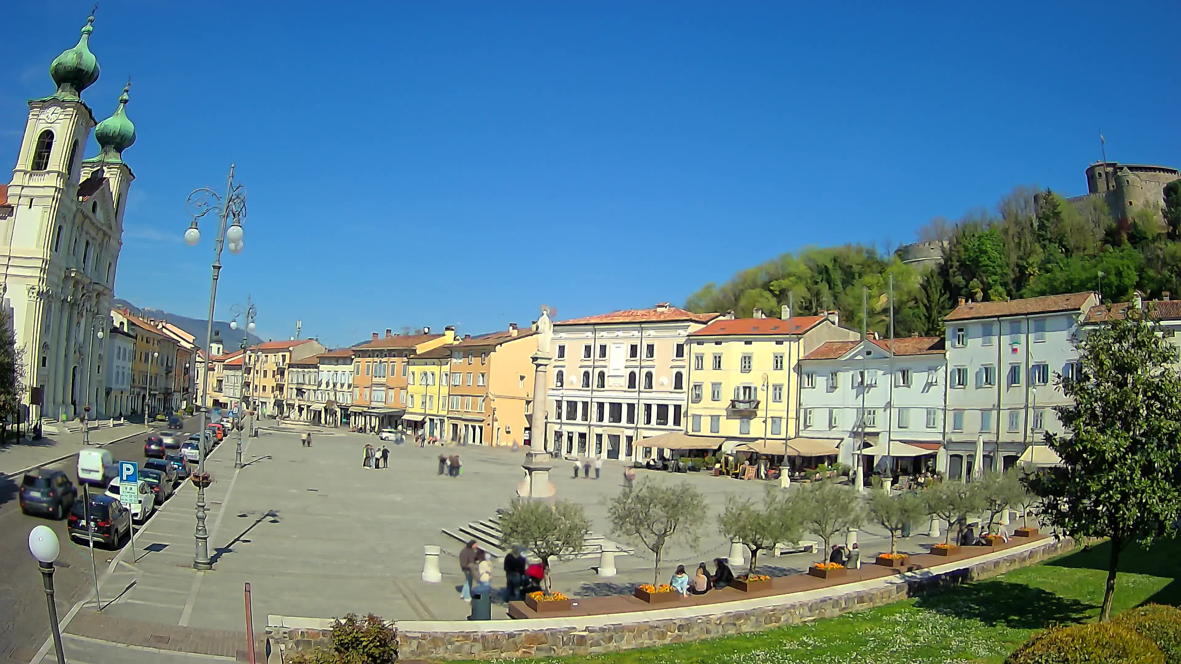 Gorizia Piazza della Vittoria e chiesa di S. Ignazio