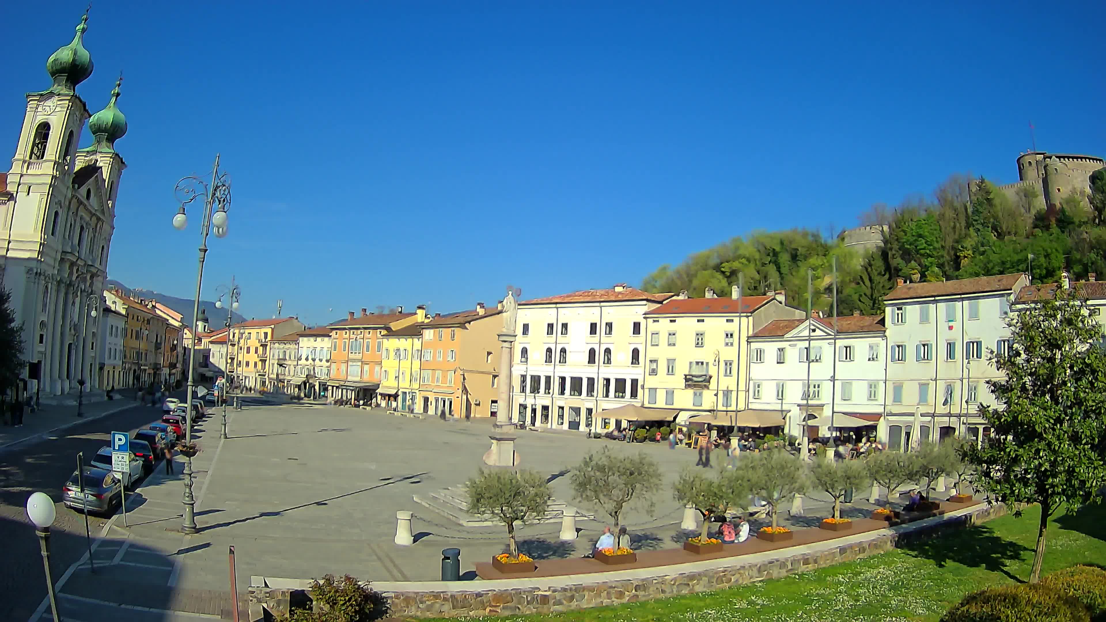 Gorizia Piazza della Vittoria e chiesa di S. Ignazio