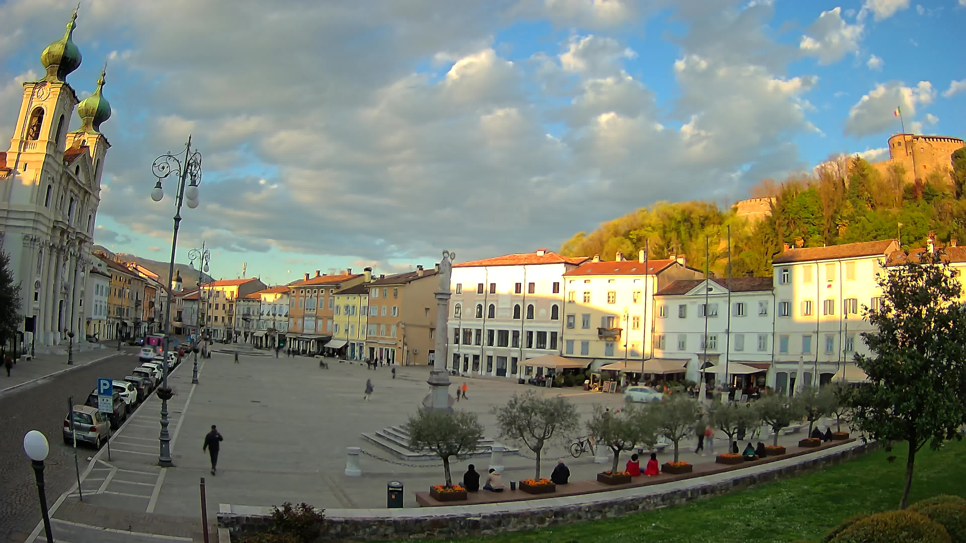 Gorizia Piazza della Vittoria e chiesa di S. Ignazio