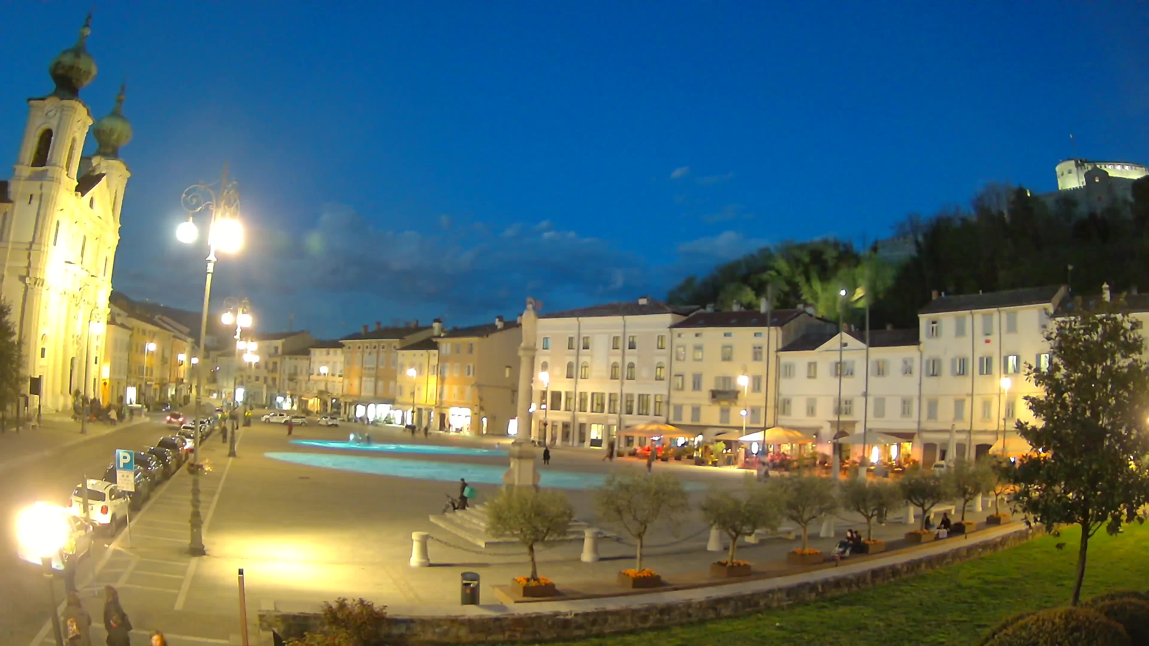 Gorizia Piazza della Vittoria e chiesa di S. Ignazio