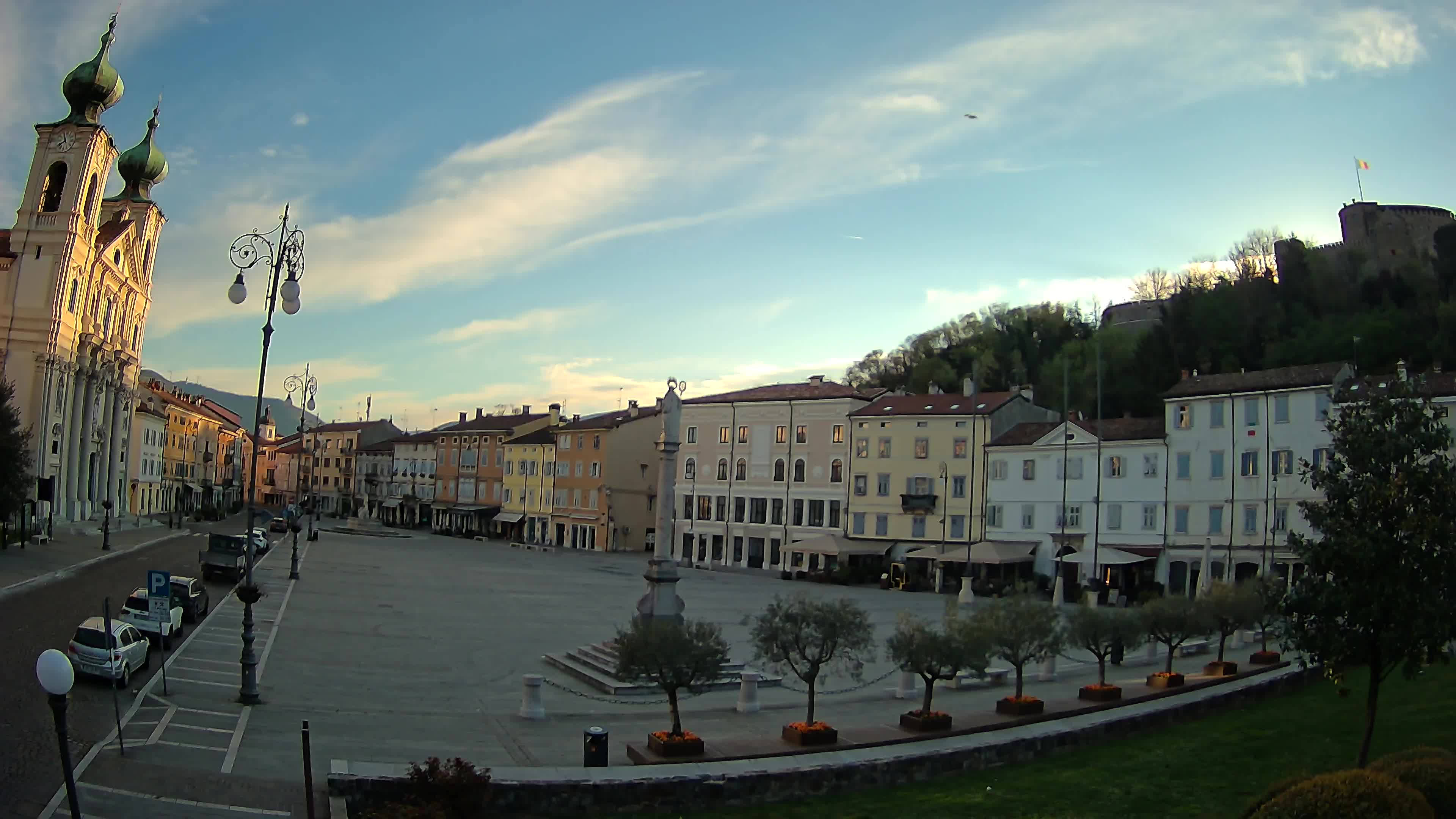 Gorizia Piazza della Vittoria e chiesa di S. Ignazio