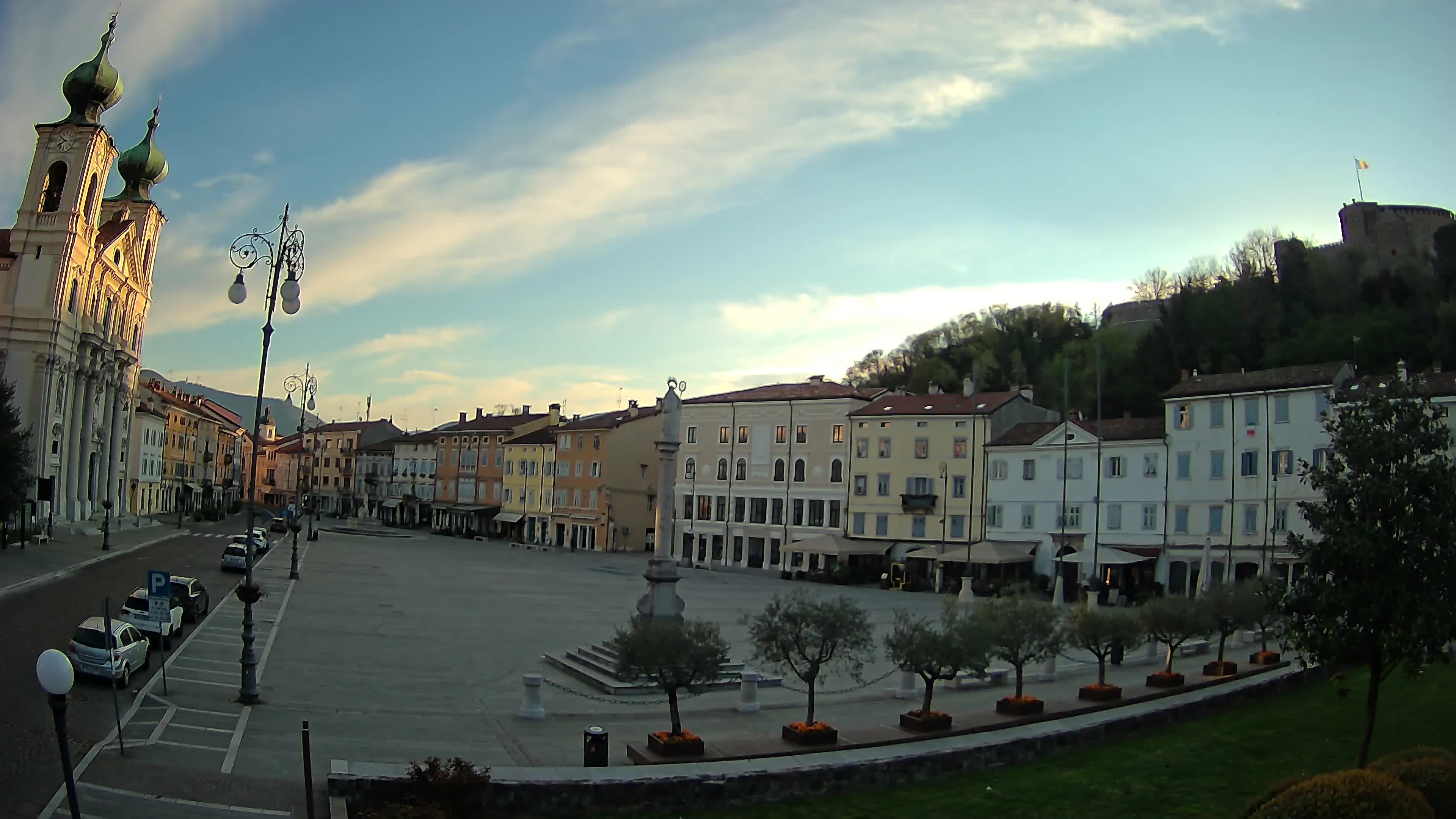 Gorizia Piazza della Vittoria e chiesa di S. Ignazio