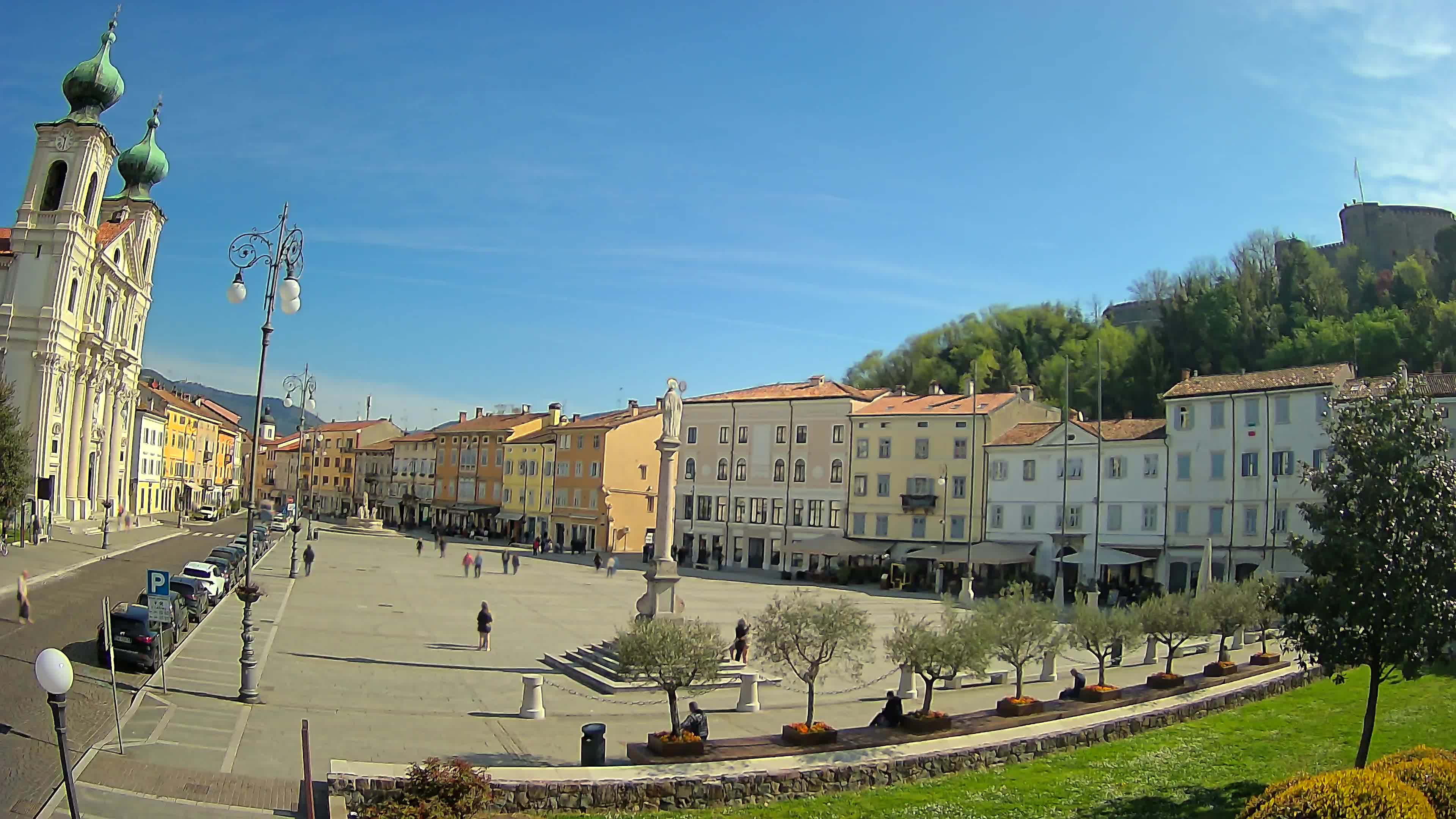 Gorizia Piazza della Vittoria e chiesa di S. Ignazio